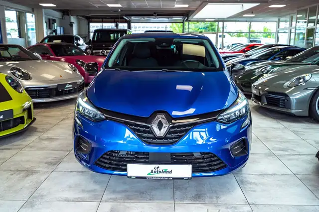 Renault Clio view 2