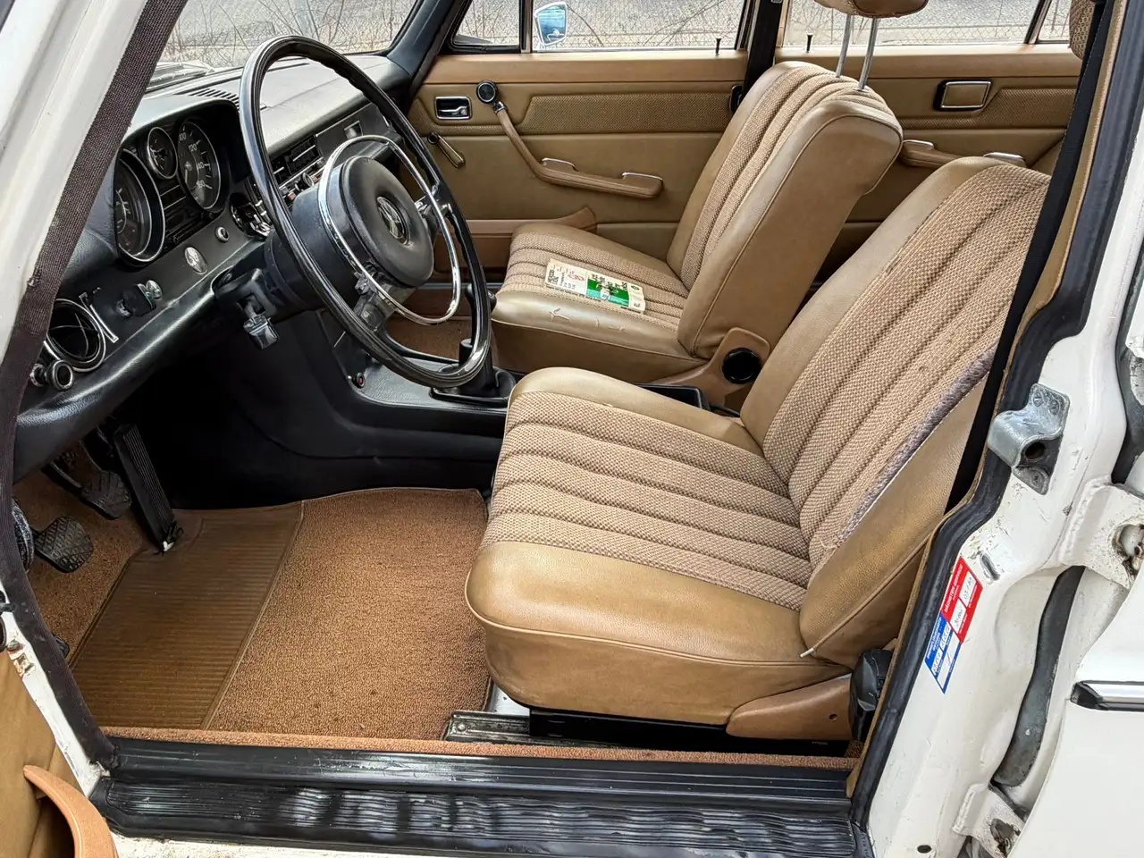 Mercedes-Benz E 200 200 / 8 Oltdtimer H kennzeichen neu Tüv mit Schiebedach, foto 6