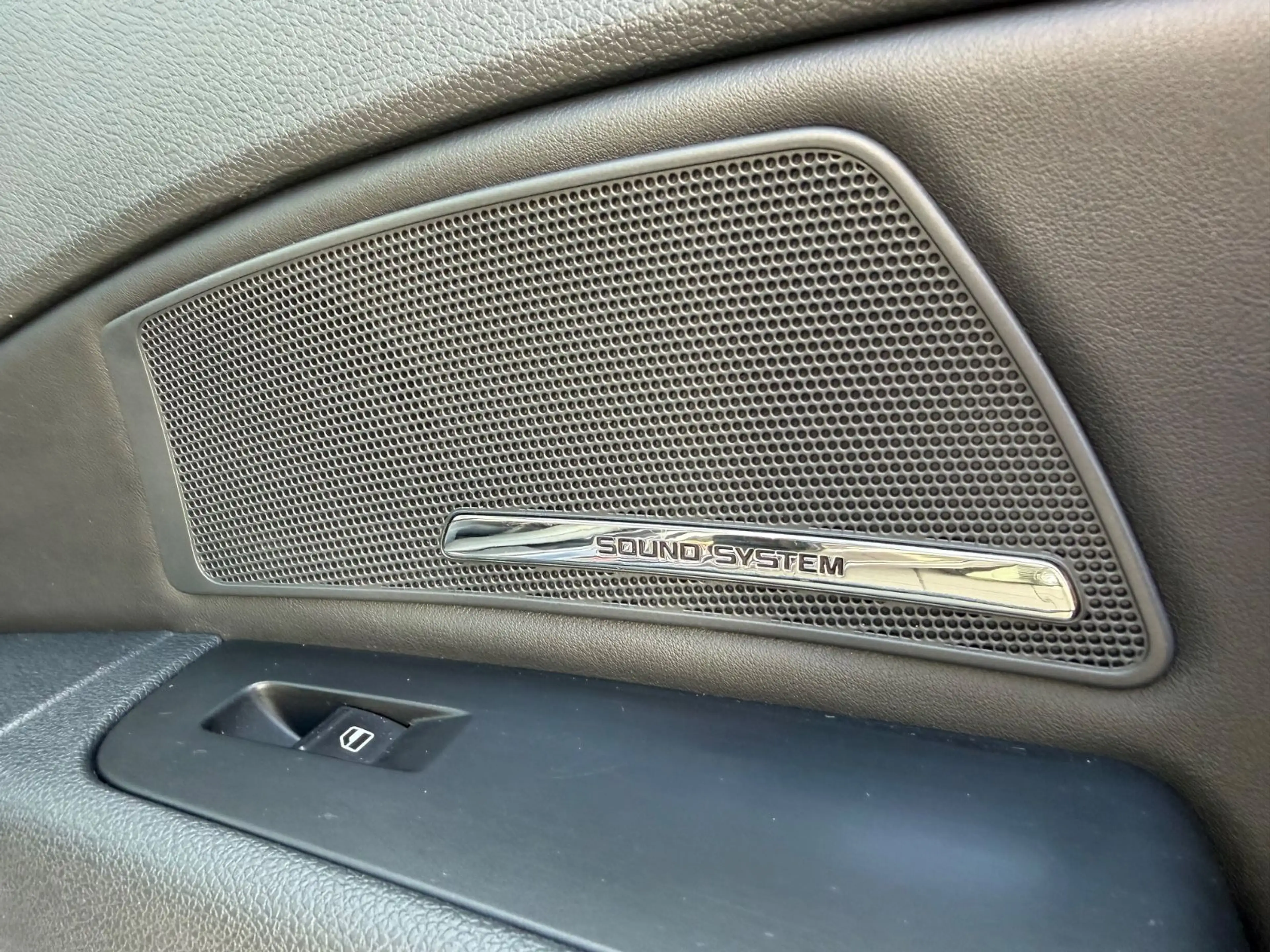 Skoda Superb 2.0TDI Laurin & Klement*PANO*LEDER*AHK* — photo 13