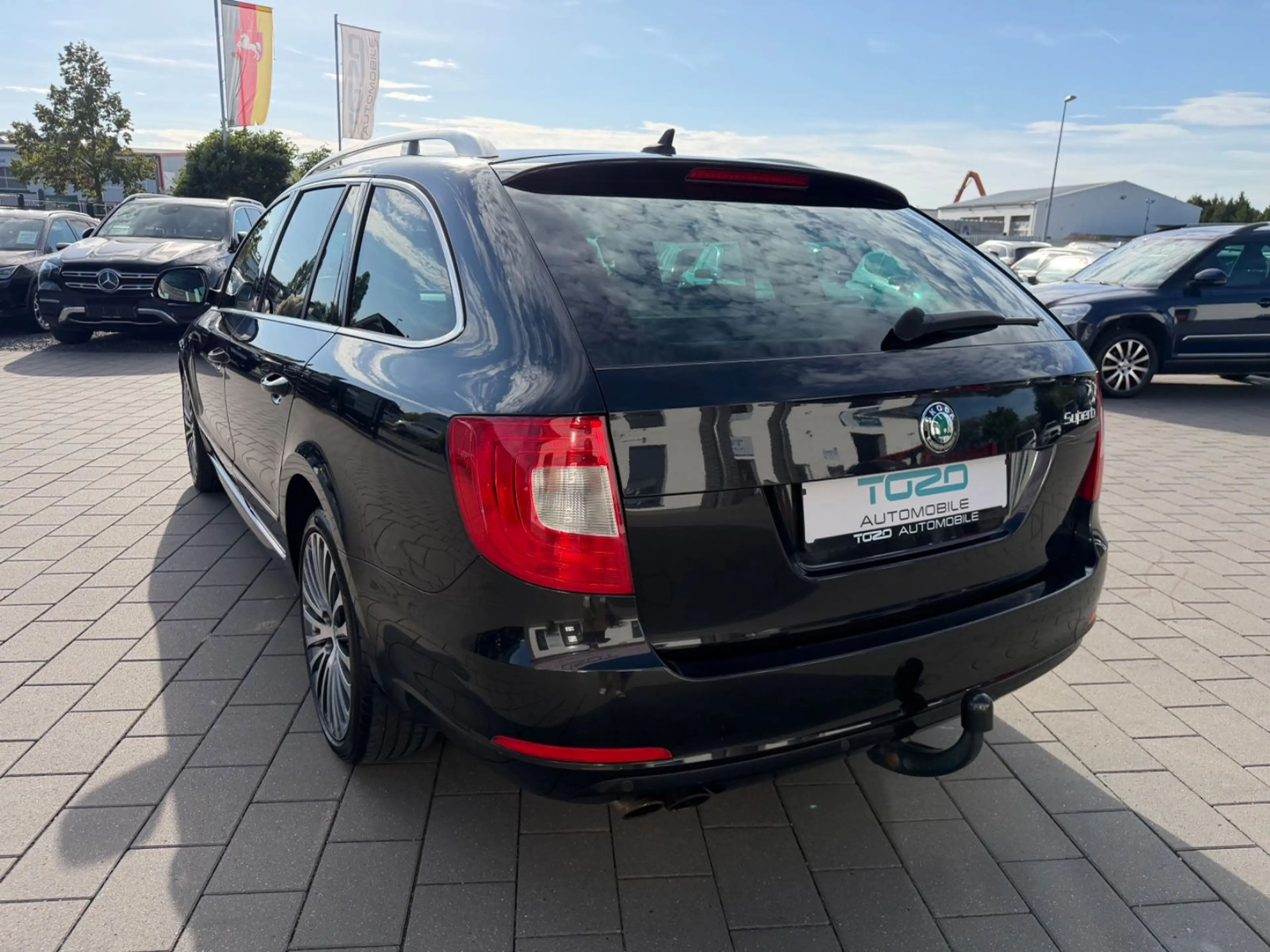Skoda Superb 2.0TDI Laurin & Klement*PANO*LEDER*AHK* — photo 5