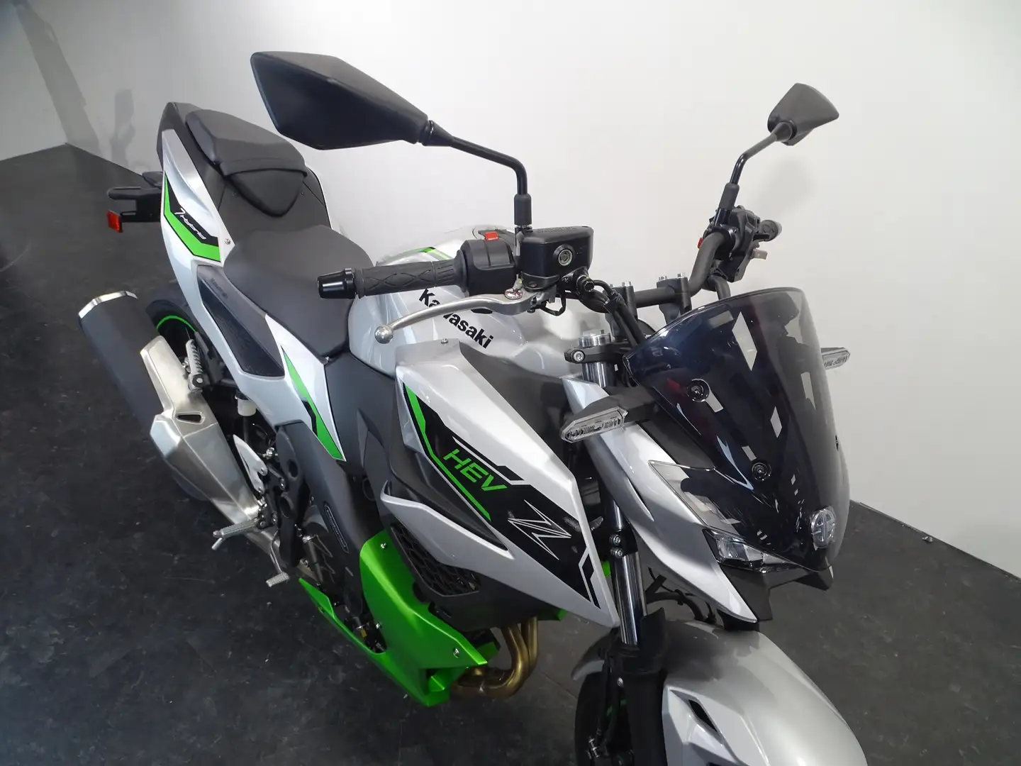 Kawasaki Z7 Hybrid Verde - 2