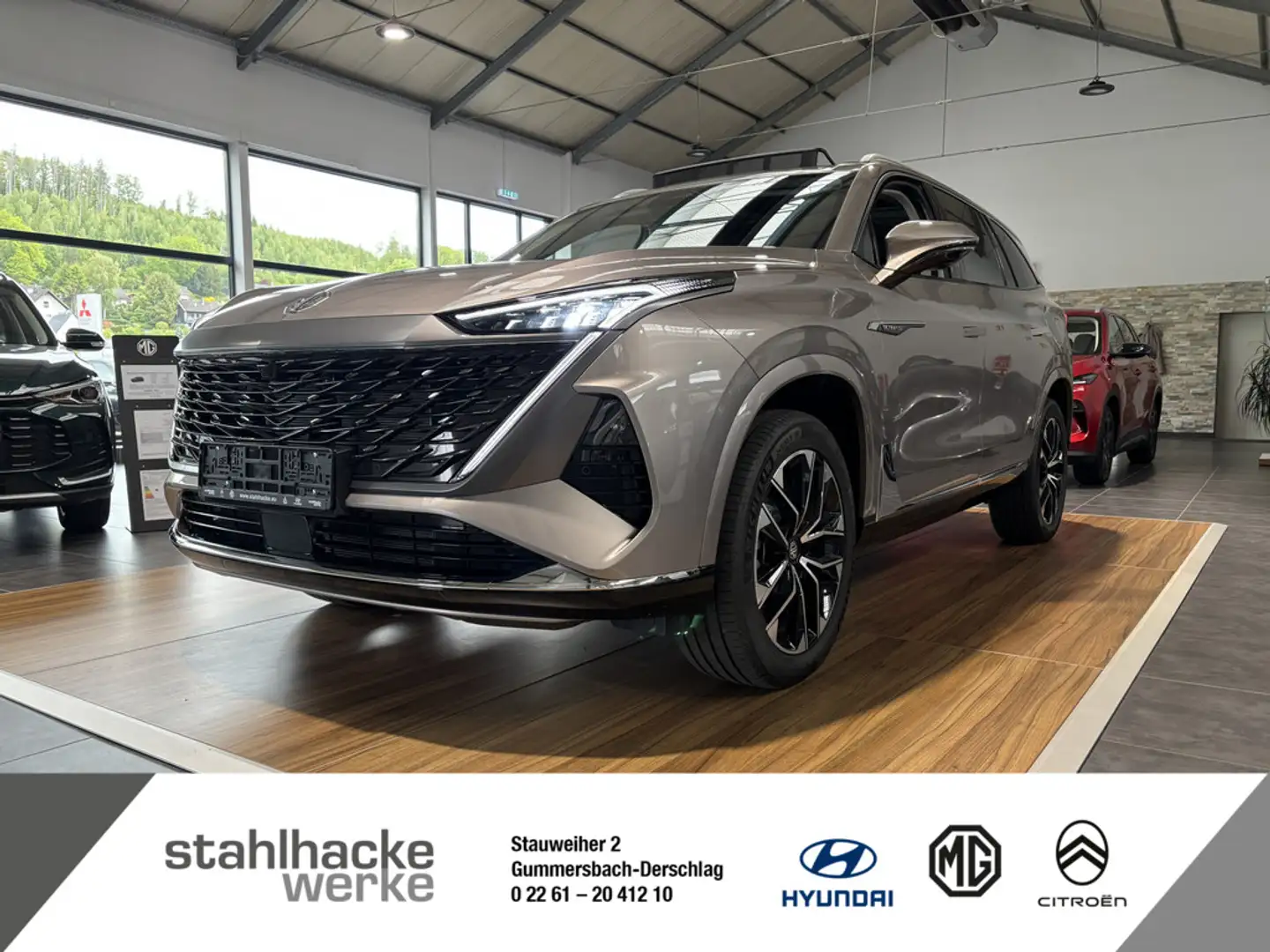 MG MGS9 PHEV Premium II 299 PS II 100km Elektrische Reichweite Silber - 1