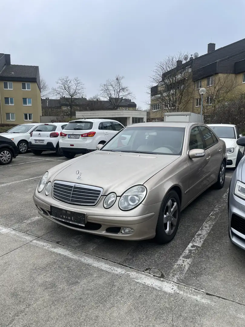 Mercedes-Benz E 220 E 220 CDI Beige - 2