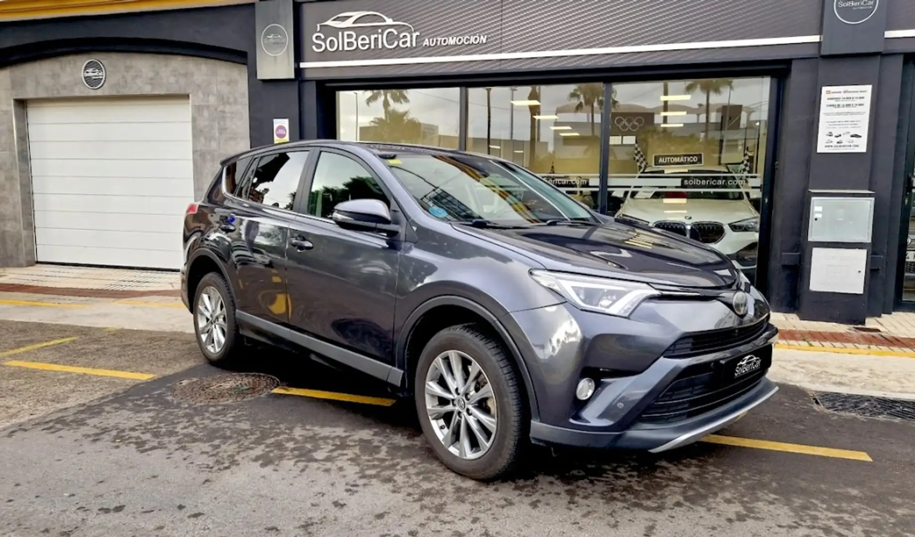Toyota RAV 4 150D Advance 2WD Gris - 1