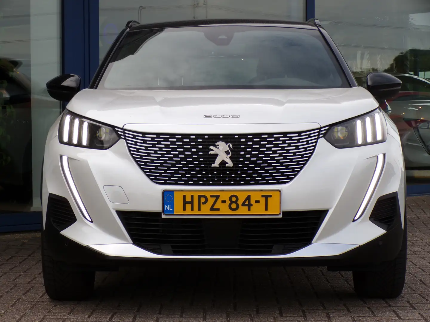 Peugeot e-2008 EV GT 50 kWh, 3-Fase / Camera + Sensoren / Stoelve Wit - 2
