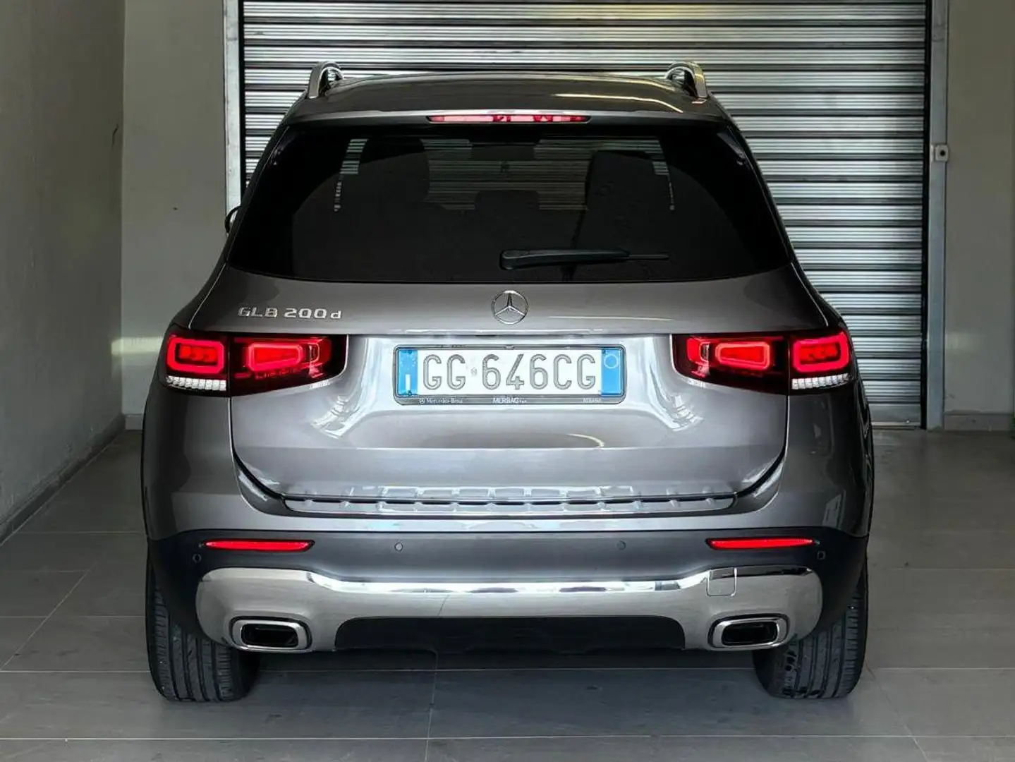 Mercedes-Benz GLB 200 Grijs - 2