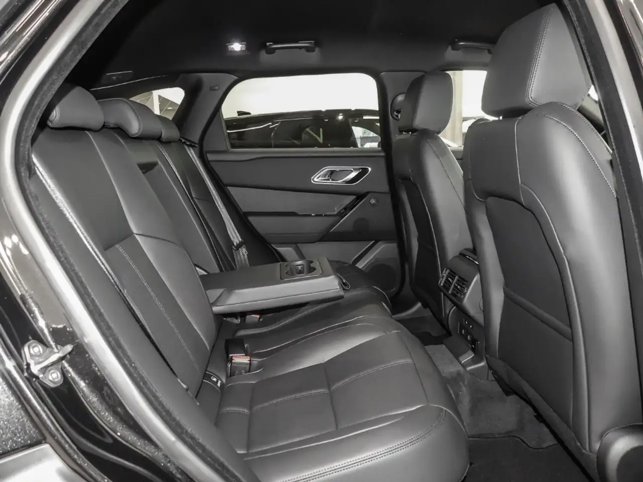 Land Rover Range Rover Velar 2026