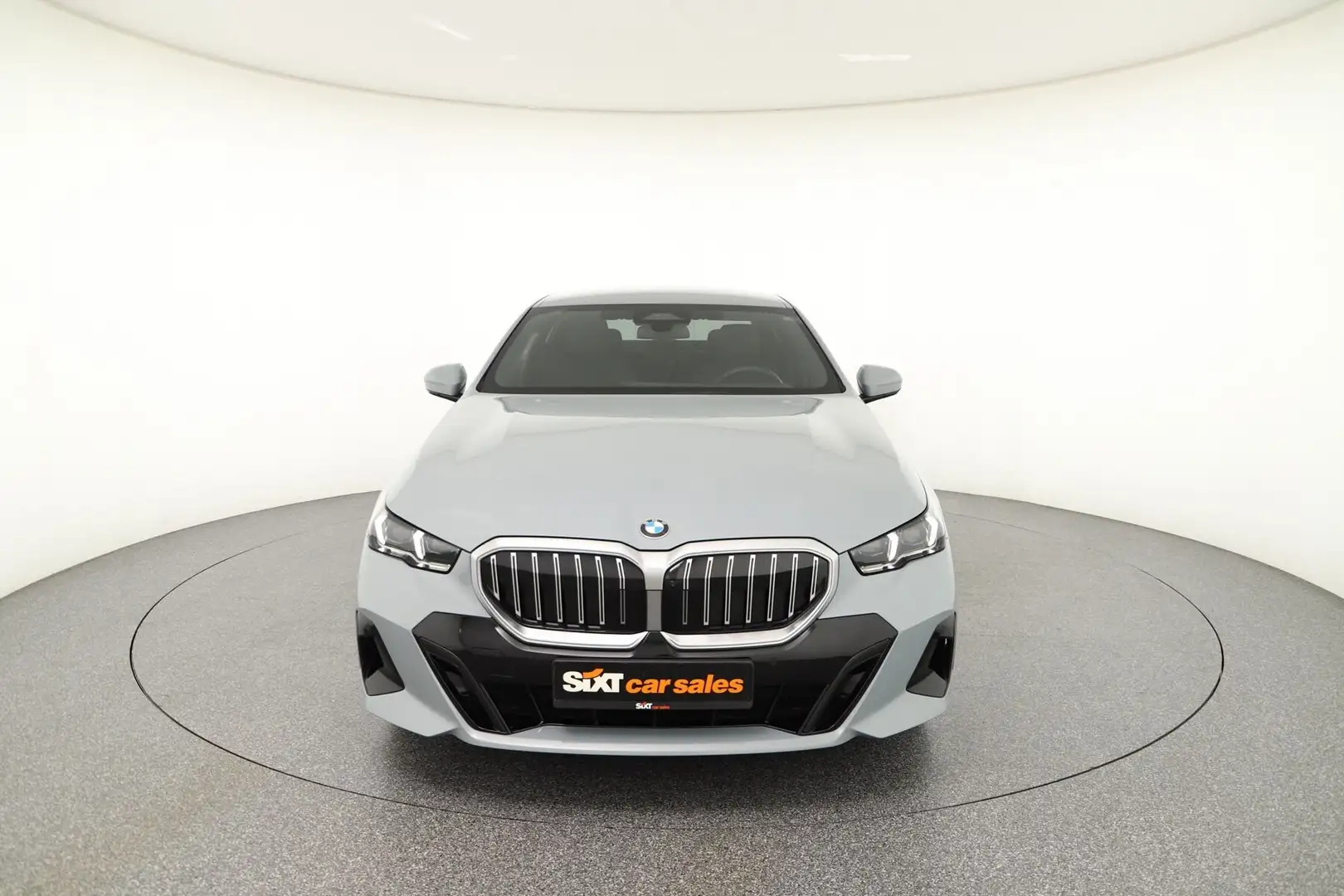 BMW 520 i M Sport Lüft|ACC|PAs+360°|ha&ka|4xSHZ|el.Si Grau - 2