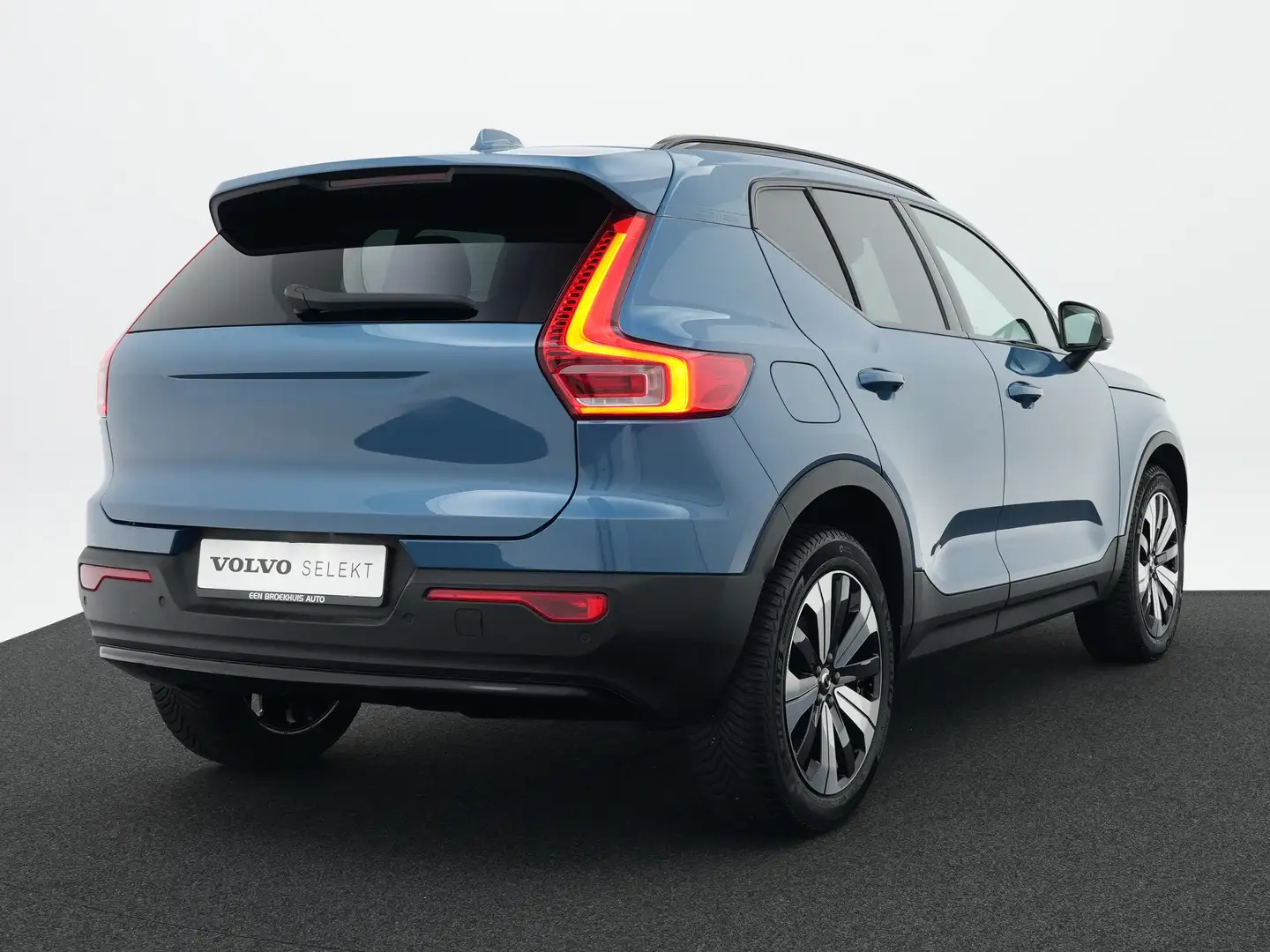 Volvo XC40 1.5 T5 Plug-in hybrid Plus Dark | Harman/Kardon | Blauw - 2