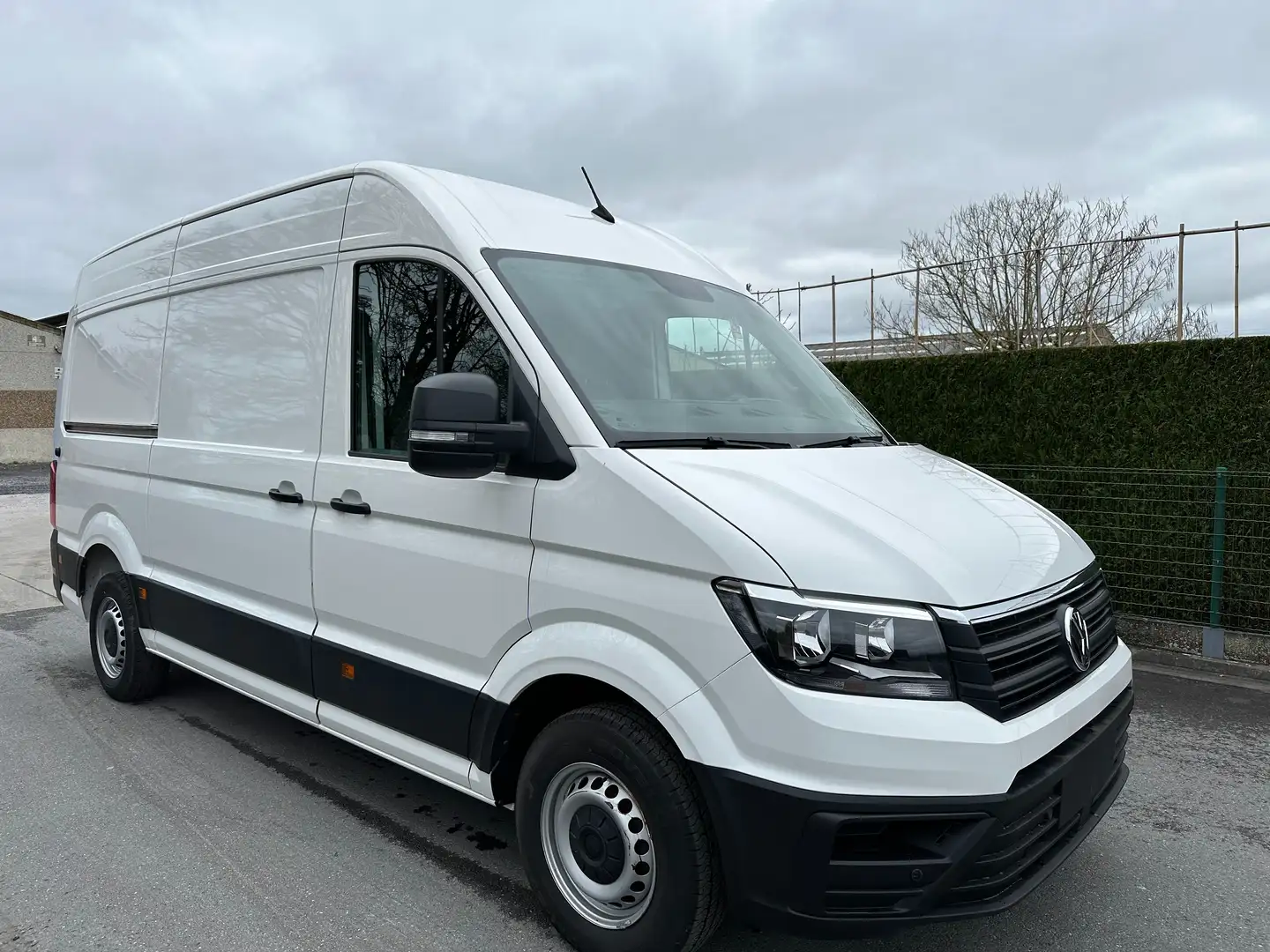 Volkswagen Crafter 2.0 TDI * L3H3 * 140CV * NAVI *APP Alb - 2