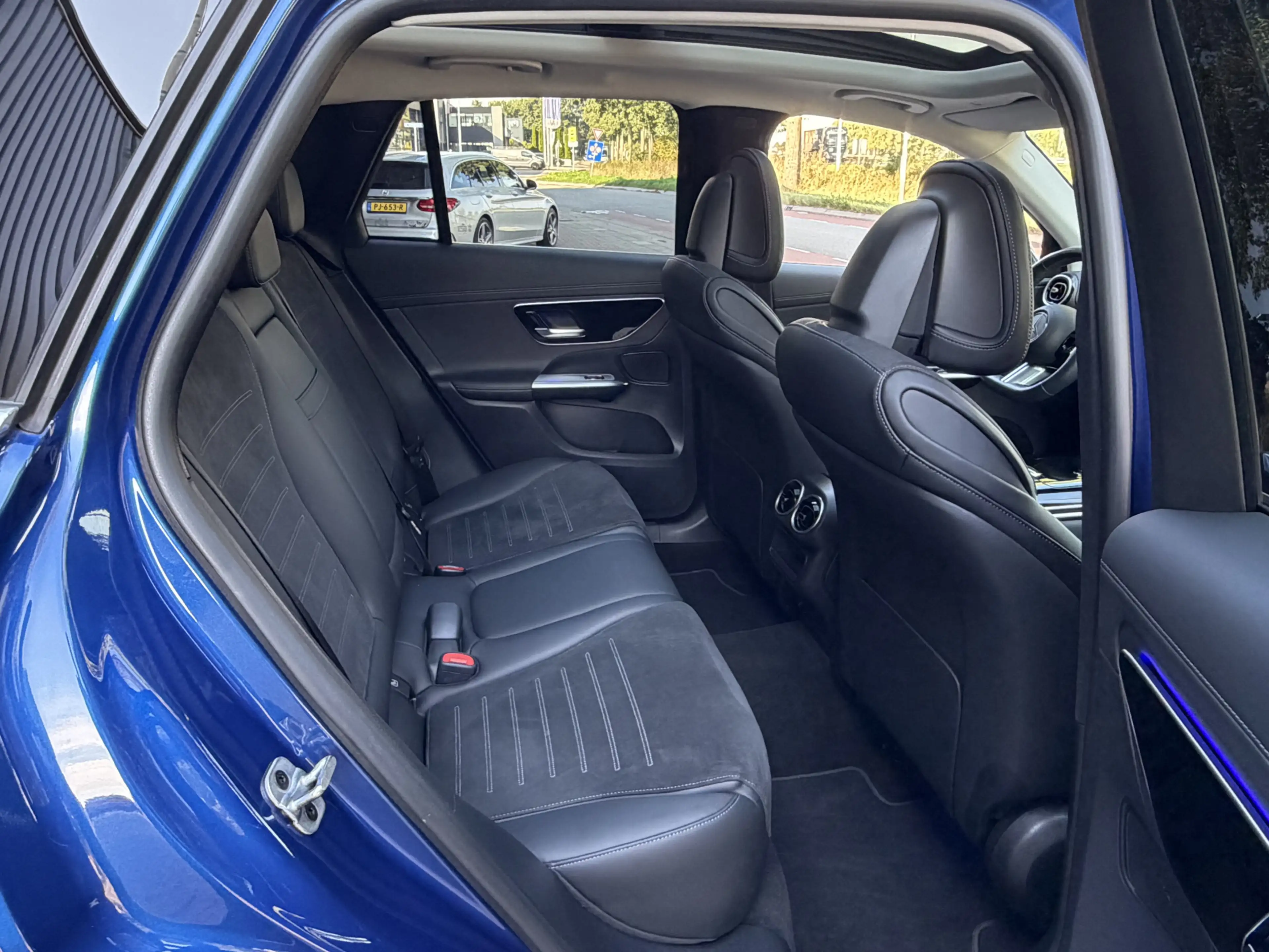 Mercedes-Benz GLC 300 300e 4MATIC AMG Line Panoramadak, Luchtvering, Tre — photo 16