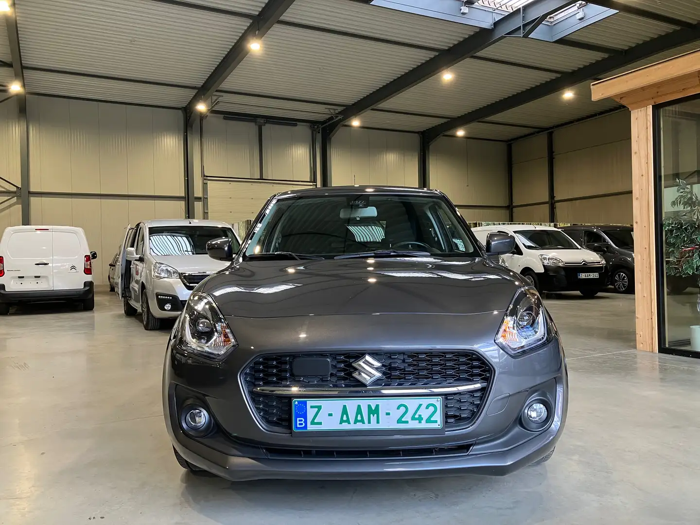 Suzuki Swift 1,2 HYBRID FULL OPTION 1 Eig omniumgarantie Gris - 2