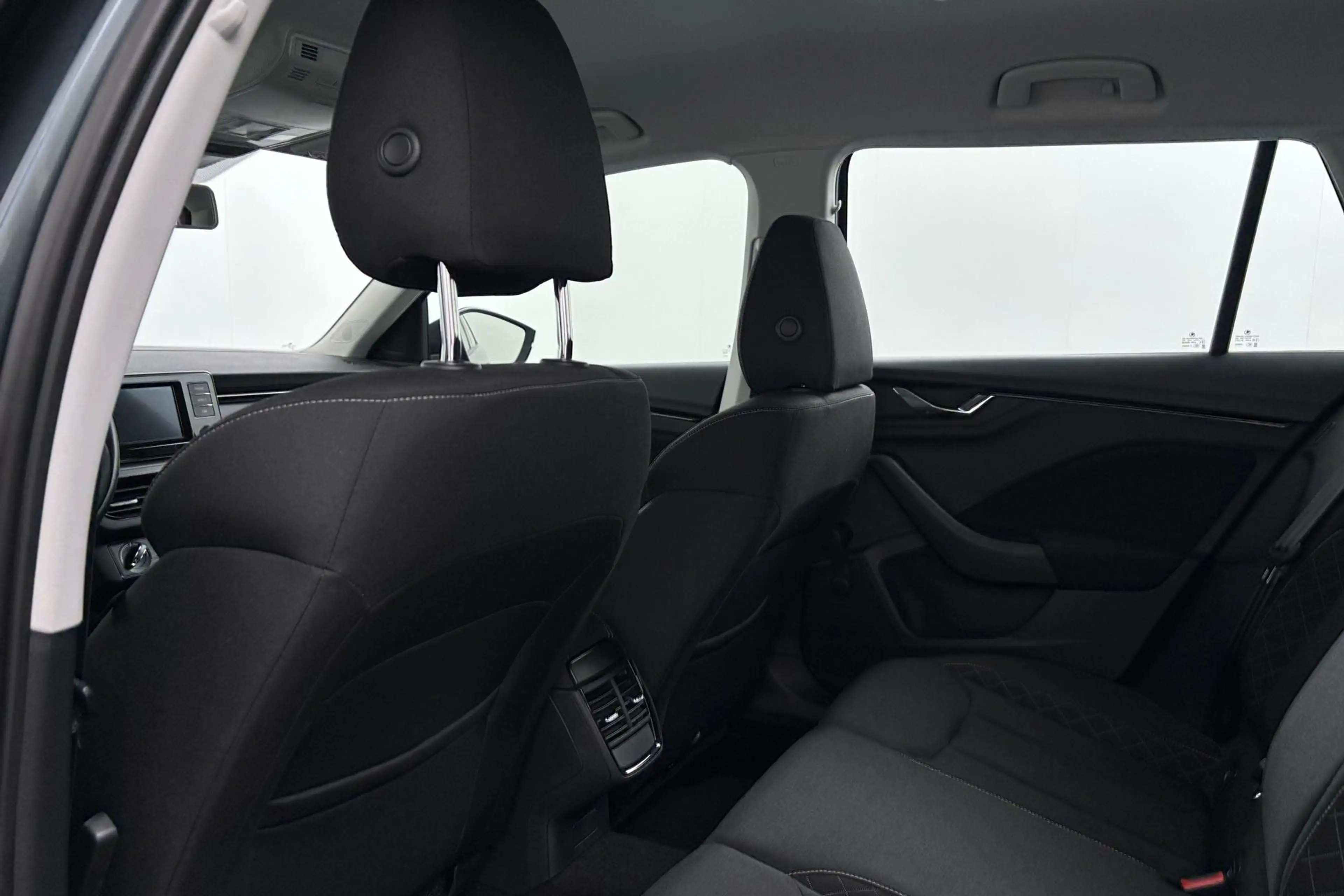 Skoda Kamiq 1.0 TSI Ambition Ruim, praktisch en klaar voor het — photo 23