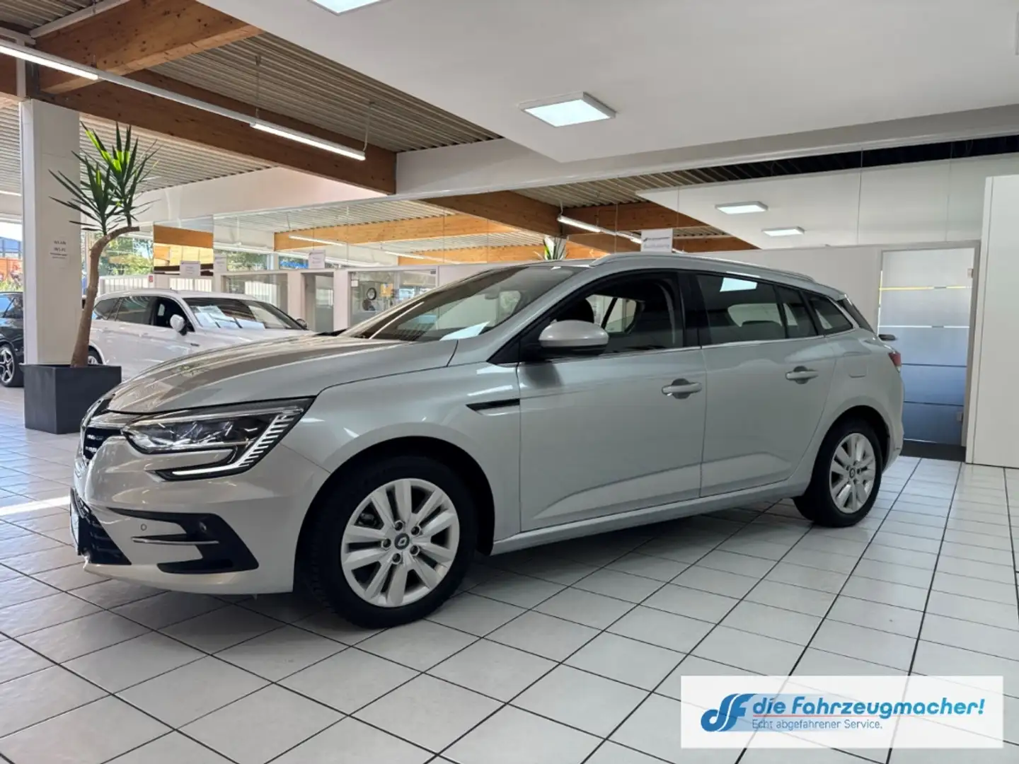 Renault Megane IV Grandtour Business Edition 1.6 E-TECH Plug-in H Grau - 2