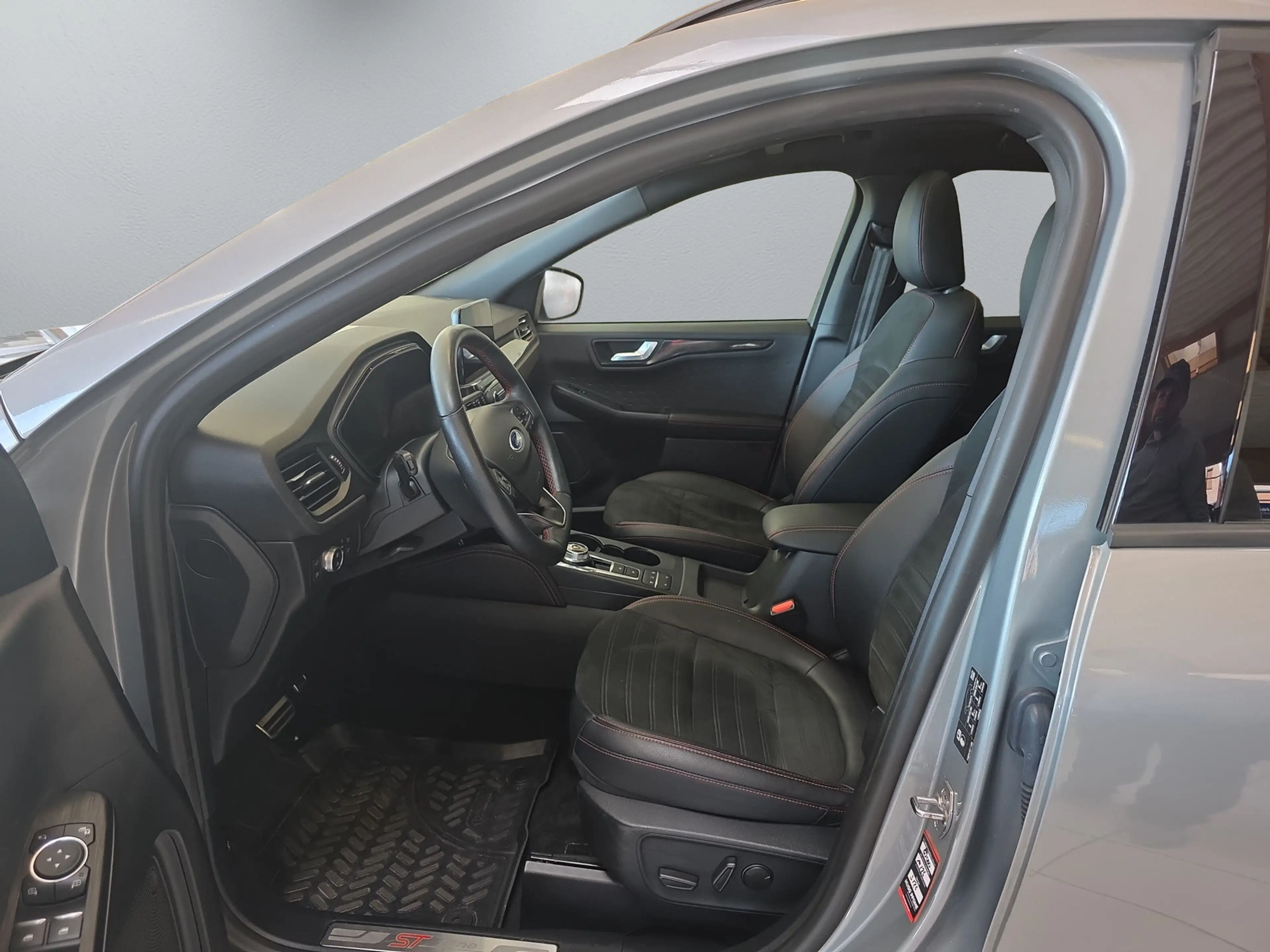 Ford Kuga Plug-In Hybrid ST-Line XAHK- Panoramadach- elektr. — photo 11