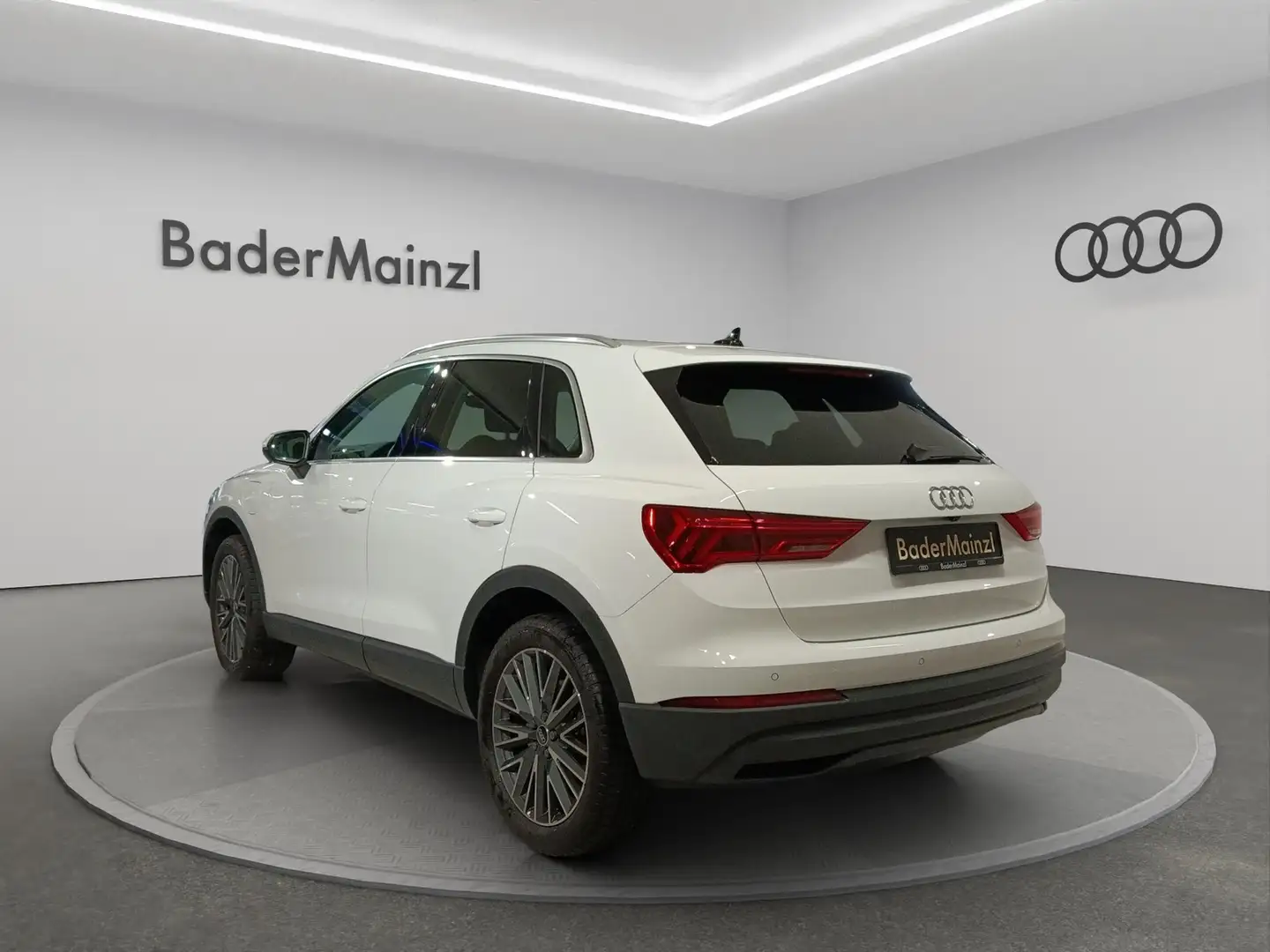 Audi Q3 1.4TFSI e LED AmbL RFK Com.Pak Weiß - 2