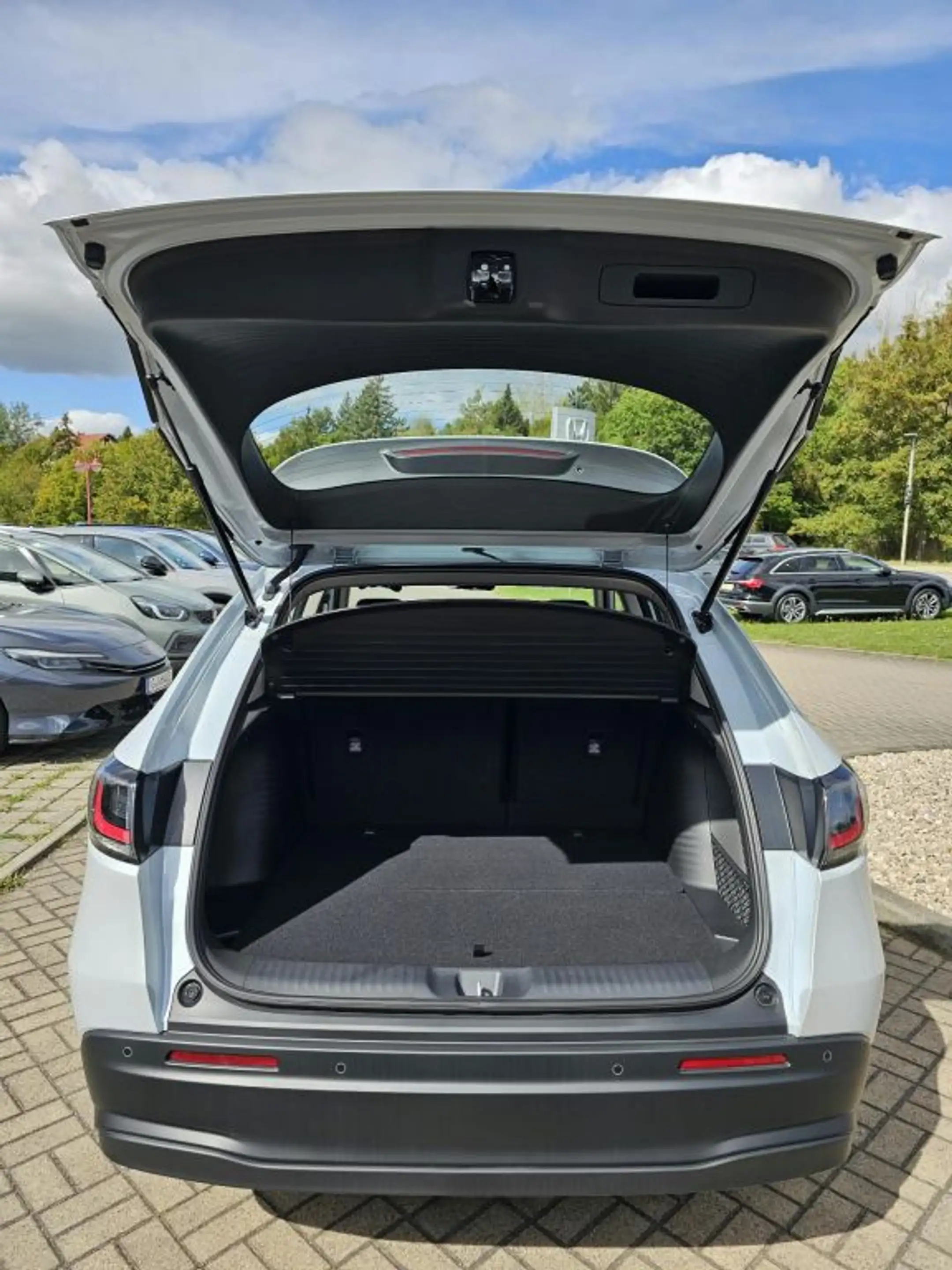 Honda ZR-V e:HEV 2.0 i-MMD Hybrid Elegance — photo 14