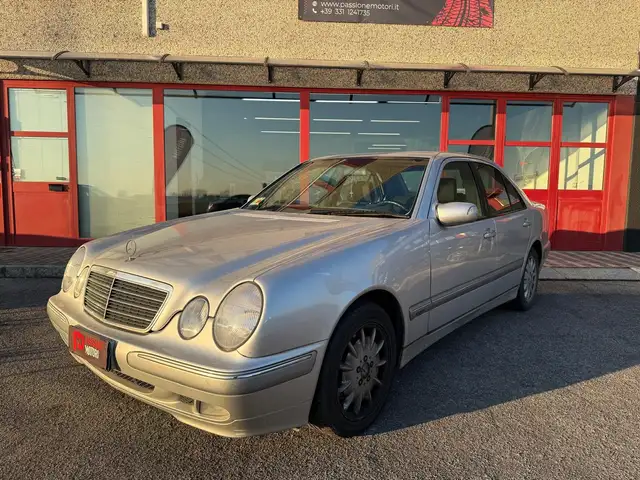Mercedes-Benz E 200 Classe E - W210 Berlina k Avantgarde FL