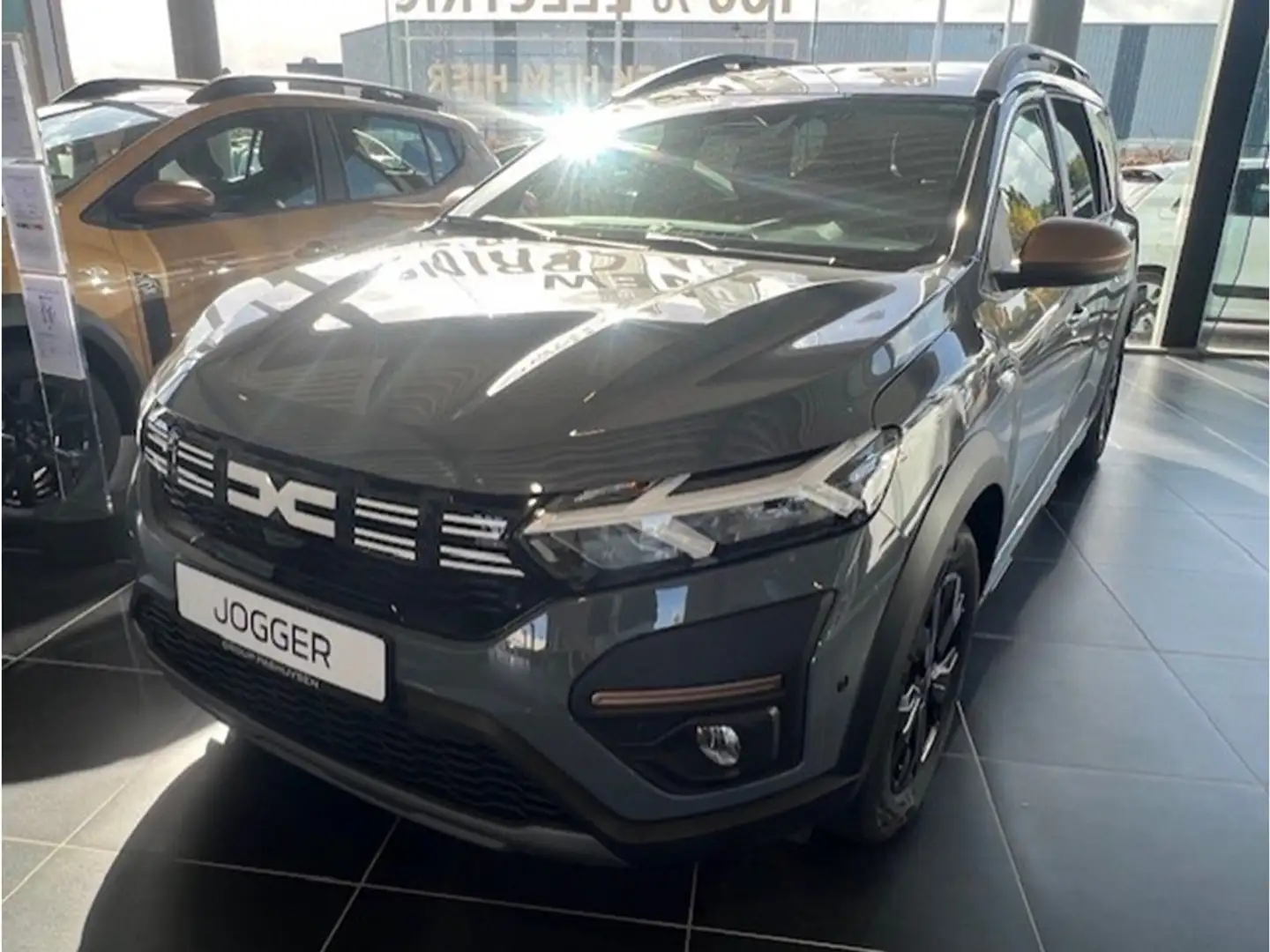 Dacia Jogger EXTREME HYBRID 140 Grau - 1