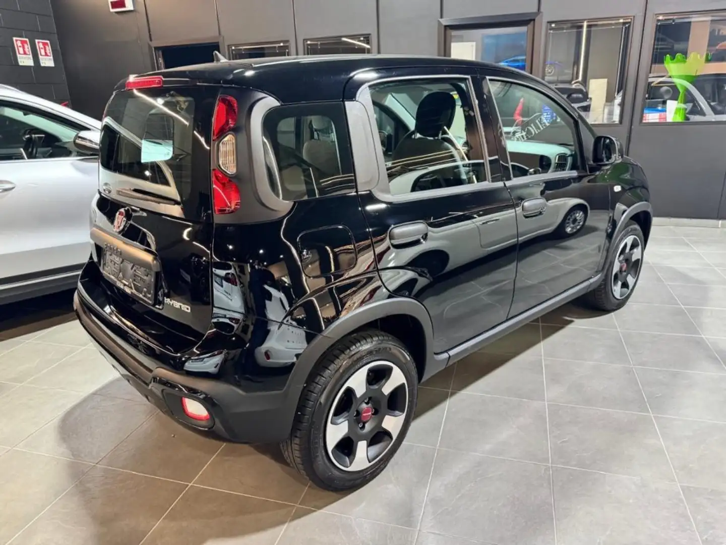 Fiat Panda 1.0 FireFly S&S Hybrid City Cross Nero - 2