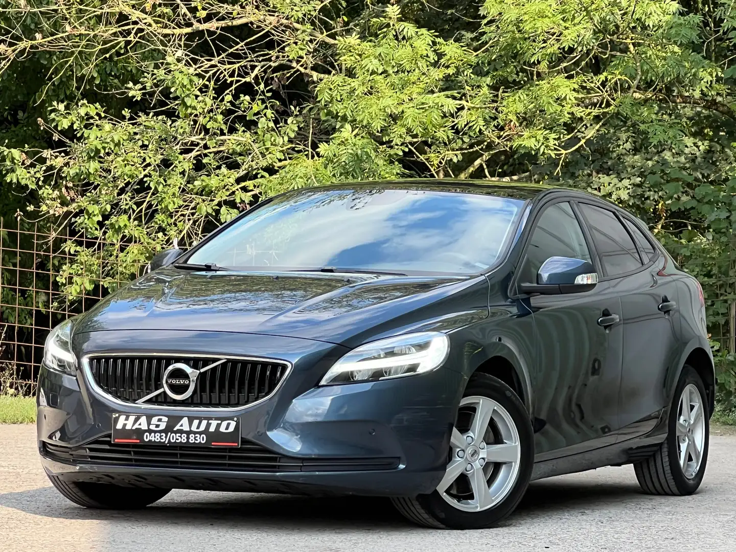 Volvo V40 1.5 T2//B.AUTO//EURO6D//NAVI//PANO - 1