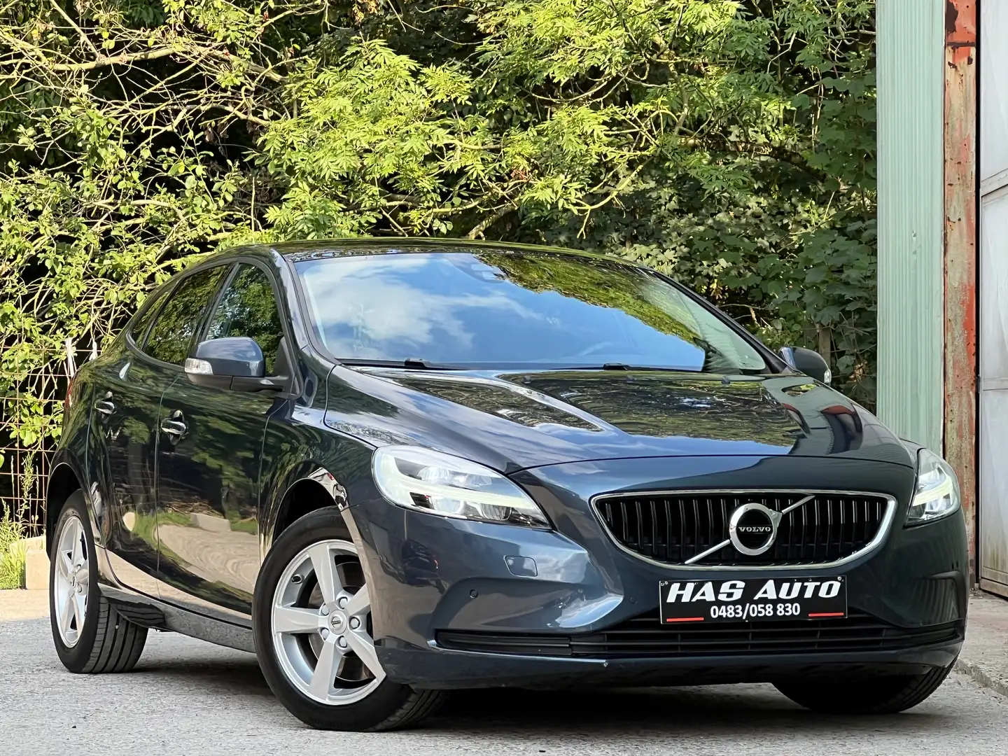 Volvo V40 1.5 T2//B.AUTO//EURO6D//NAVI//PANO - 2
