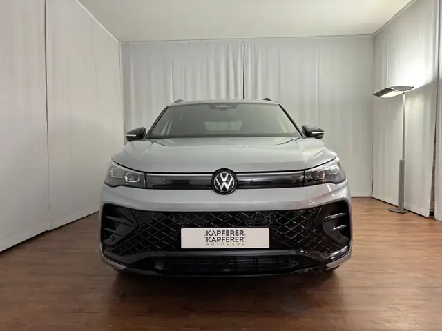 Volkswagen Tiguan R-Line TDI 4MOTION DSG Ansicht 4
