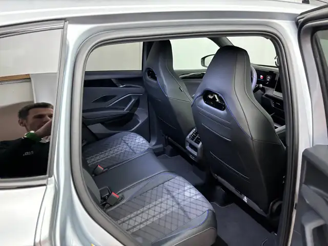 Volkswagen Tiguan R-Line TDI 4MOTION DSG Ansicht 6