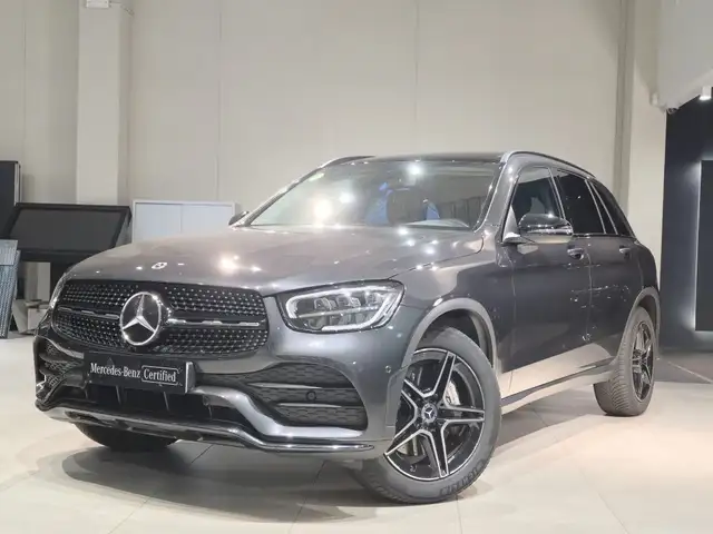 Mercedes-Benz 220 view 5
