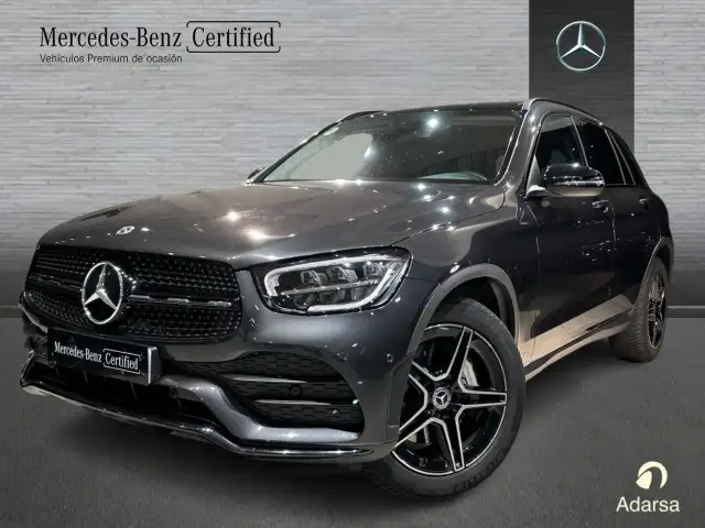 Mercedes-Benz 220 main image