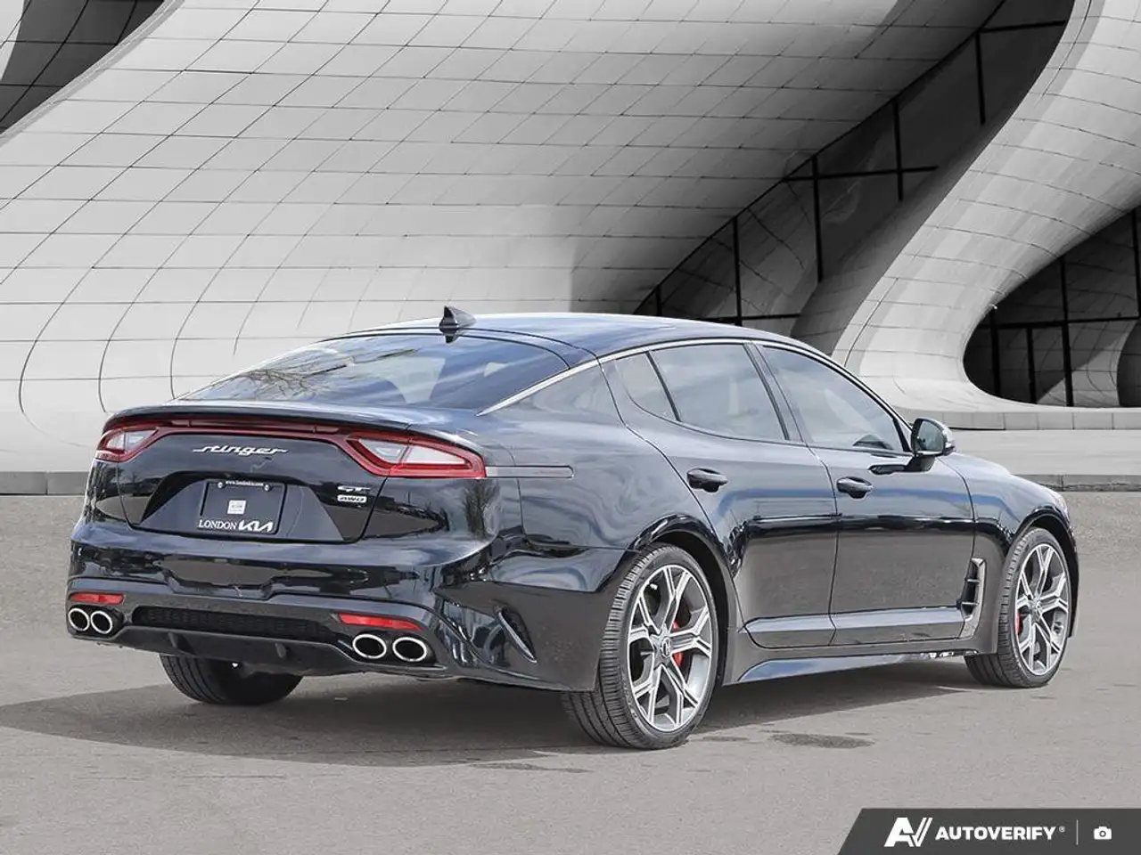 Kia Stinger снимка Kia Stinger