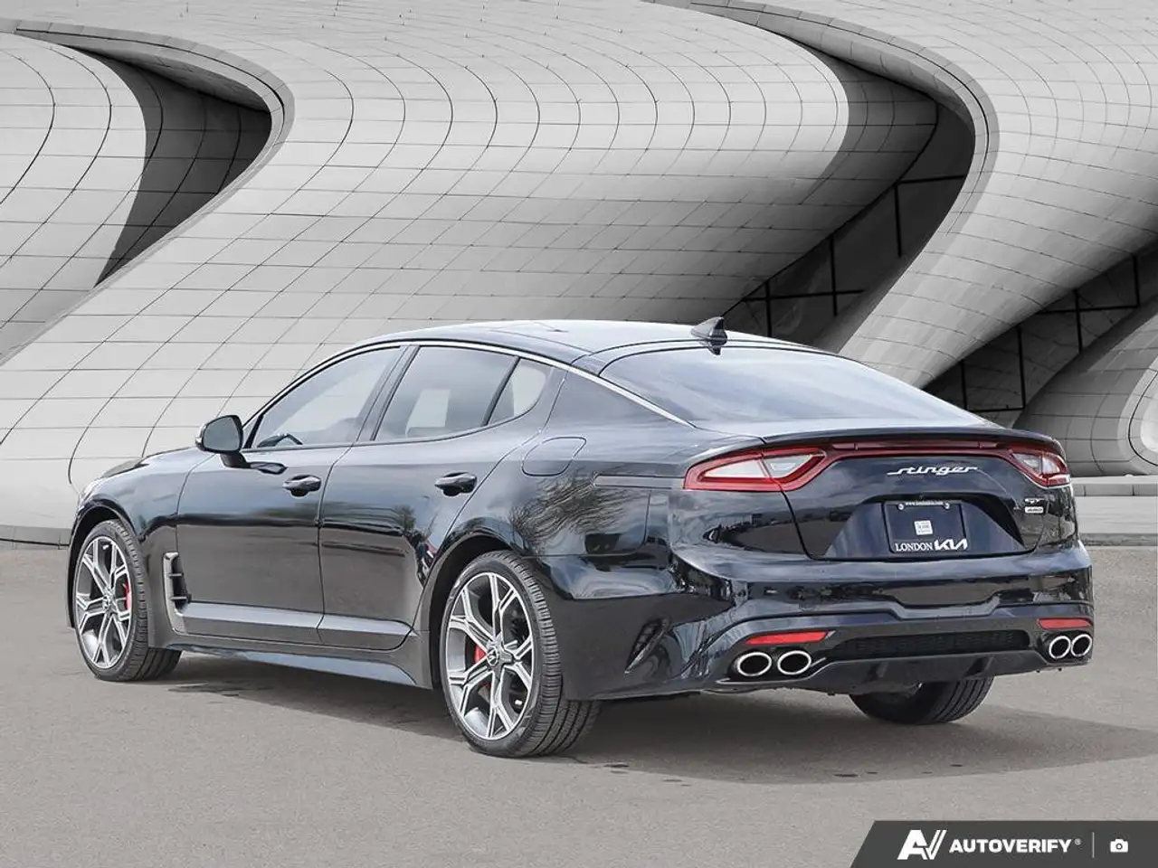 Kia Stinger снимка Kia Stinger