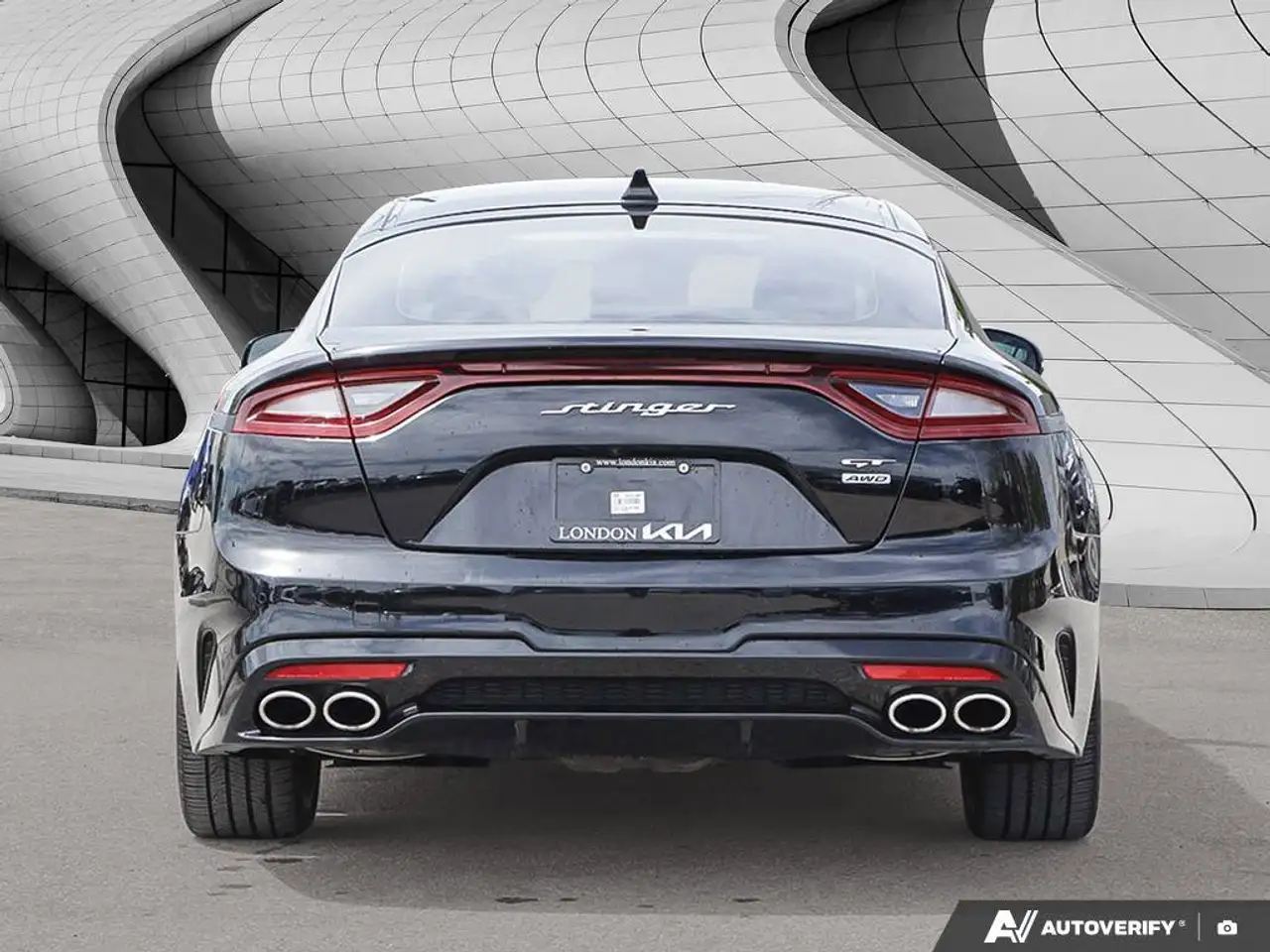 Kia Stinger снимка Kia Stinger