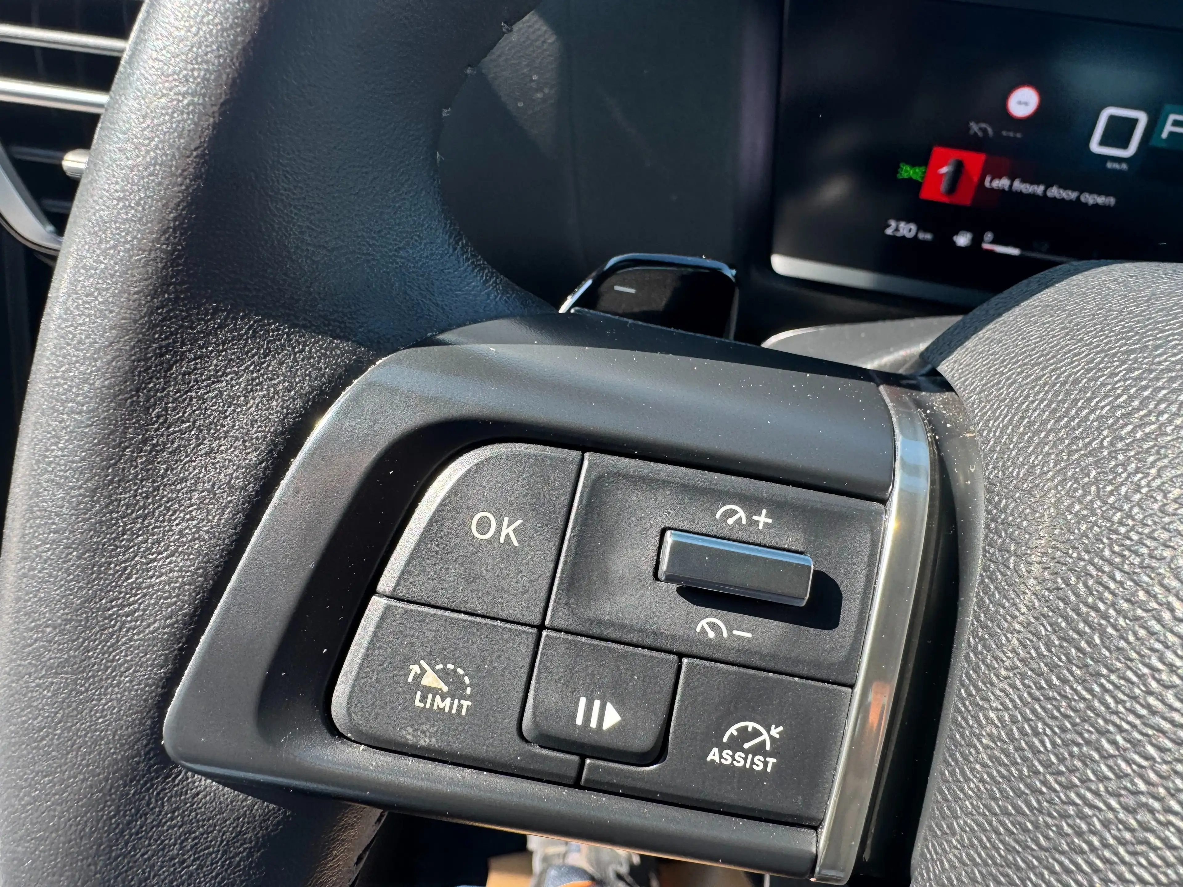 Citroen C4 X Feel Pack — photo 10