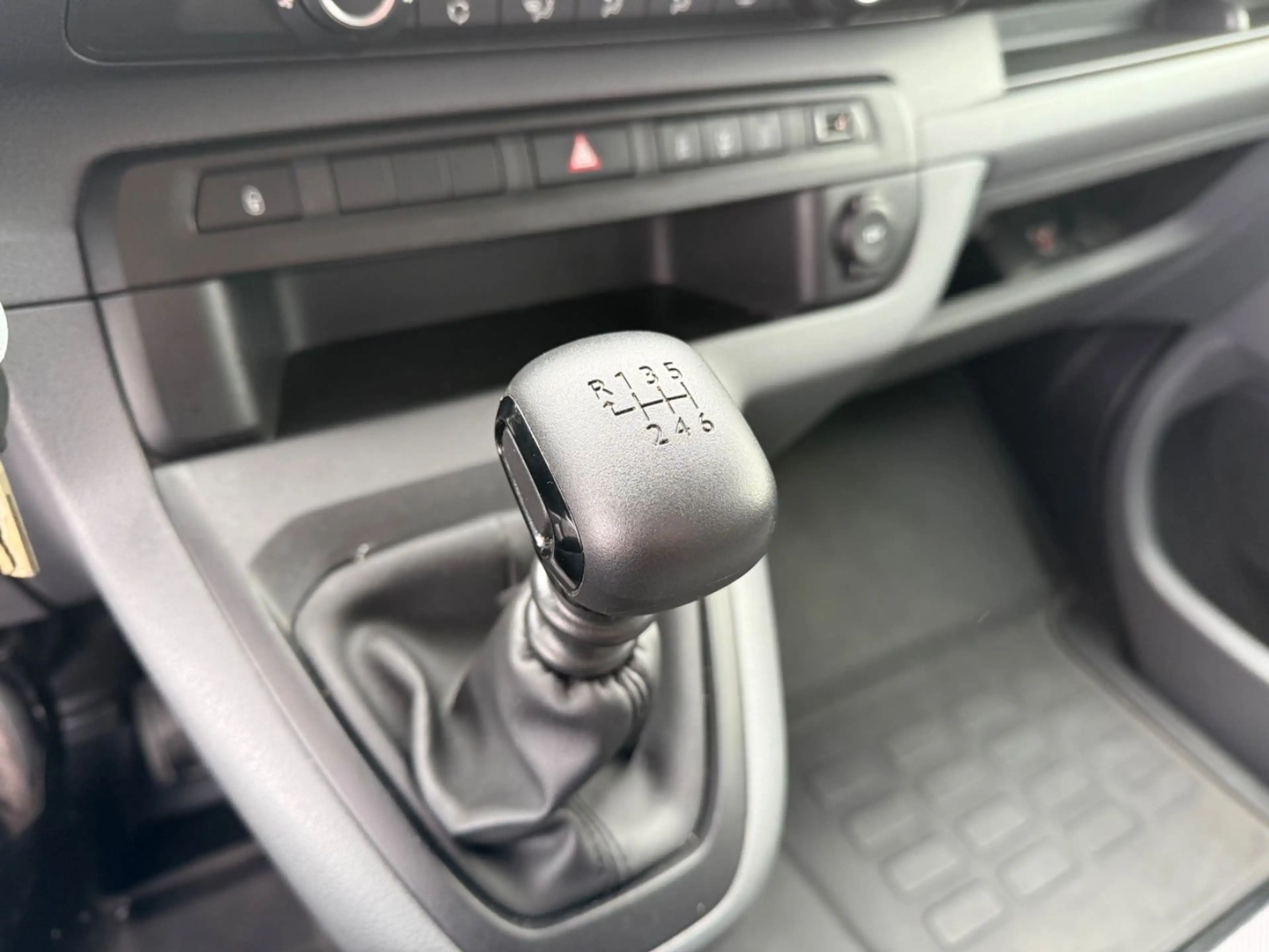Citroen Jumpy Spacetourer 88kW 120PS/9-Sitzer/PDC/Klima — photo 7