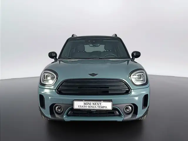 Mini Countryman view 2