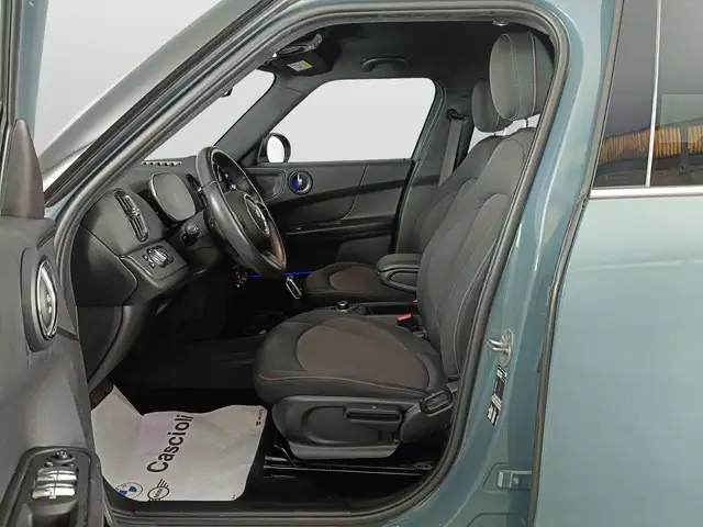 Mini Countryman view 8