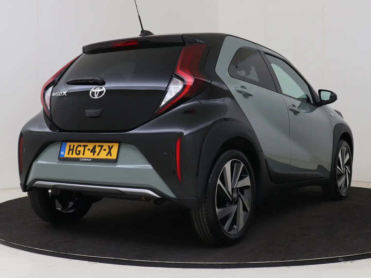 Toyota Aygo X 1.0 VVT-i MT Envy | Adaptive cruise | Privacy glas Groen - 2