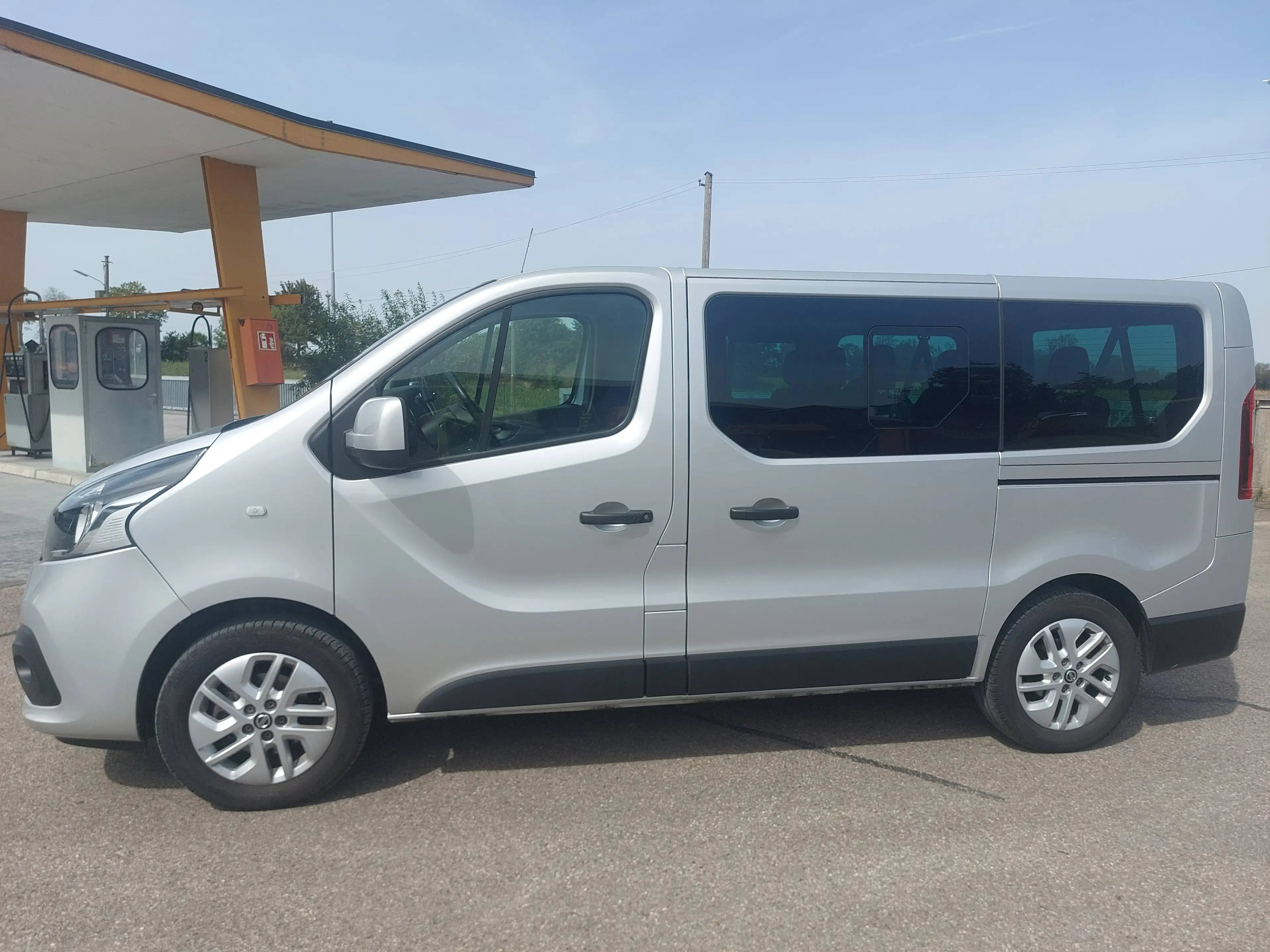 Nissan NV300 L1H1 2,7t PREMIUM — photo 2