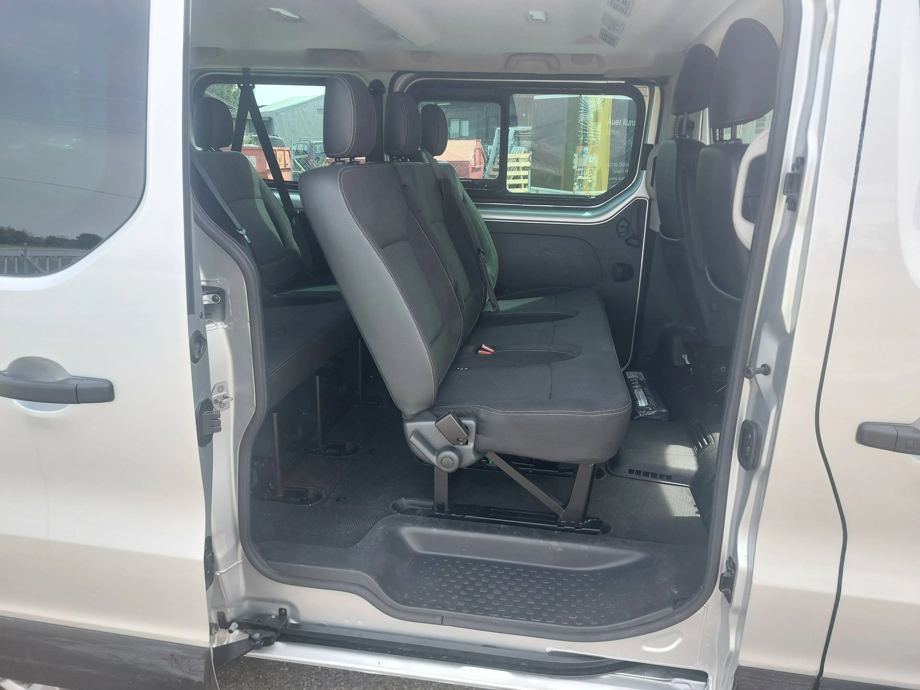 Nissan NV300 L1H1 2,7t PREMIUM — photo 14