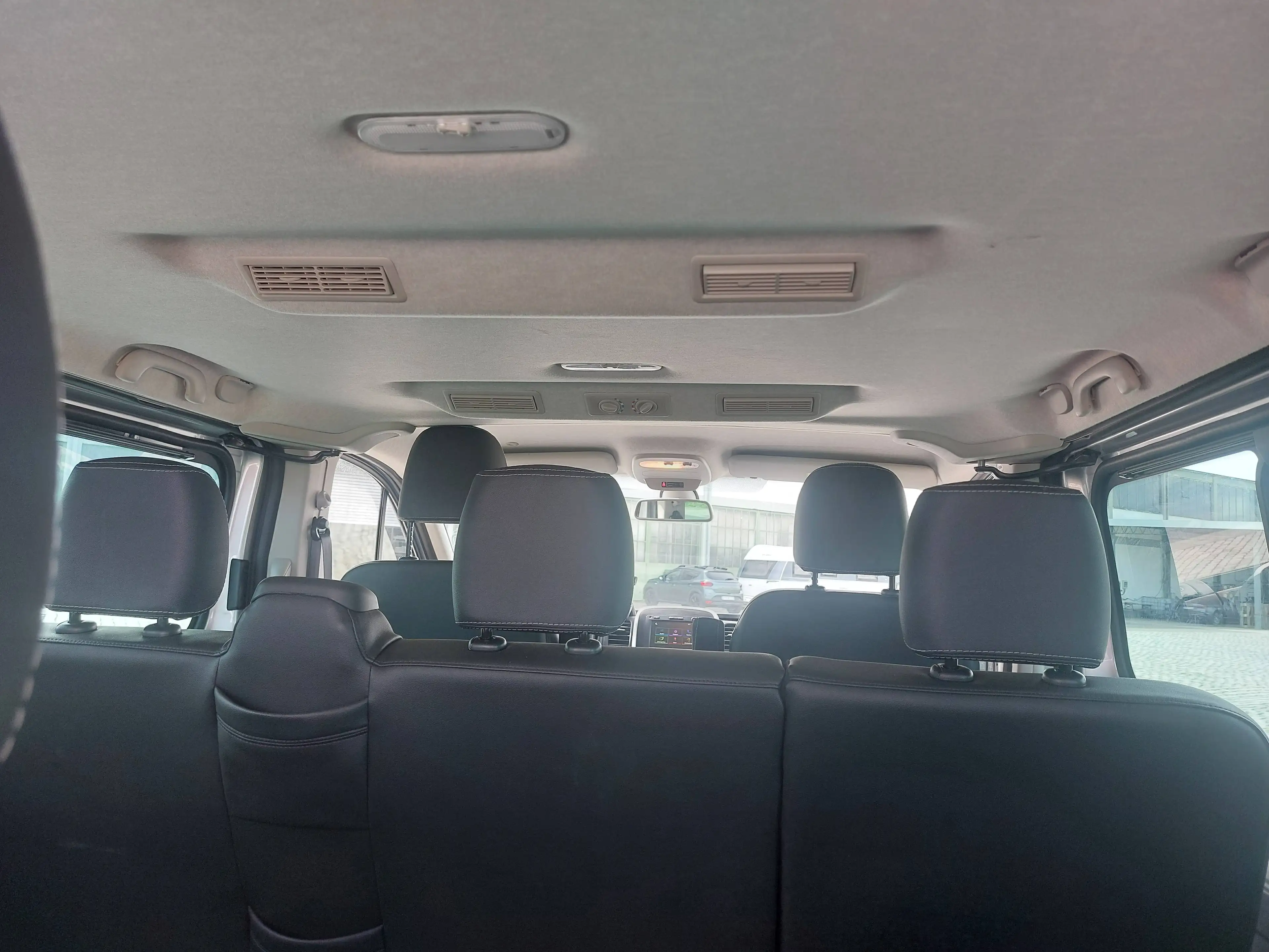 Nissan NV300 L1H1 2,7t PREMIUM — photo 12