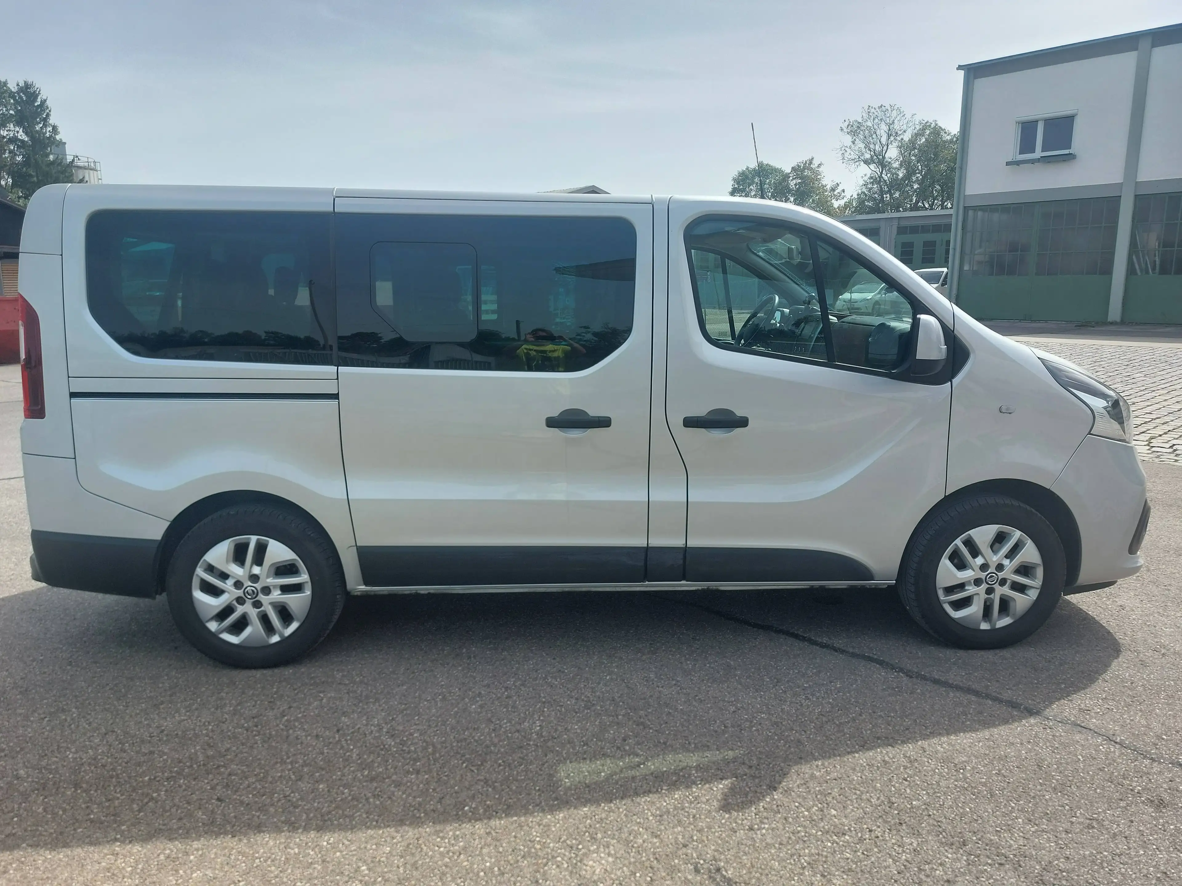 Nissan NV300 L1H1 2,7t PREMIUM — photo 7