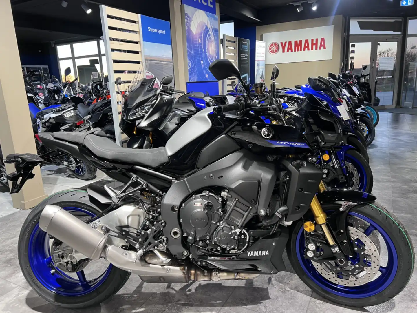 Yamaha MT-10 SP Grijs - 2