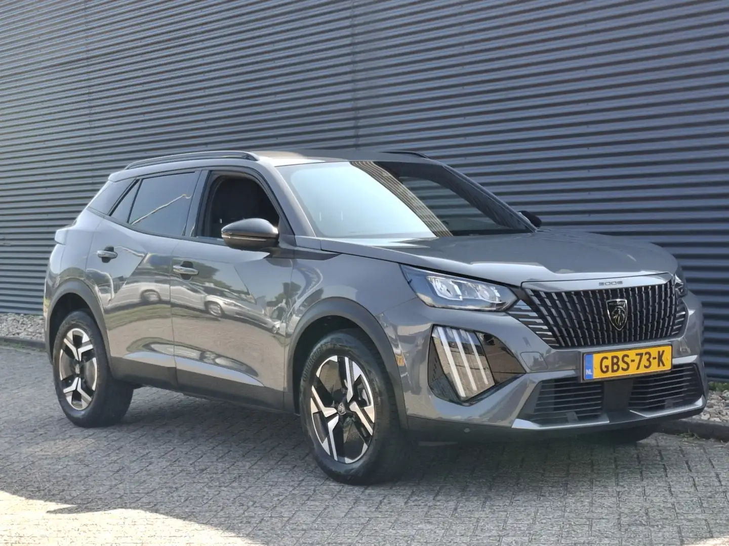 Peugeot 2008 1.2 PureTech 100 Allure | Nieuw Model | Navigatie Grijs - 2