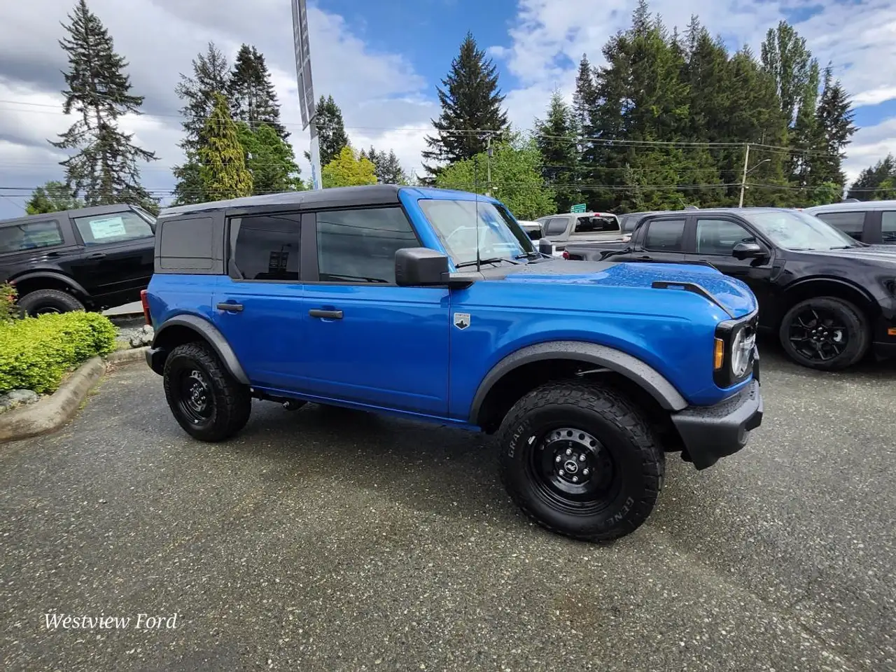 Ford Bronco снимка Ford Bronco