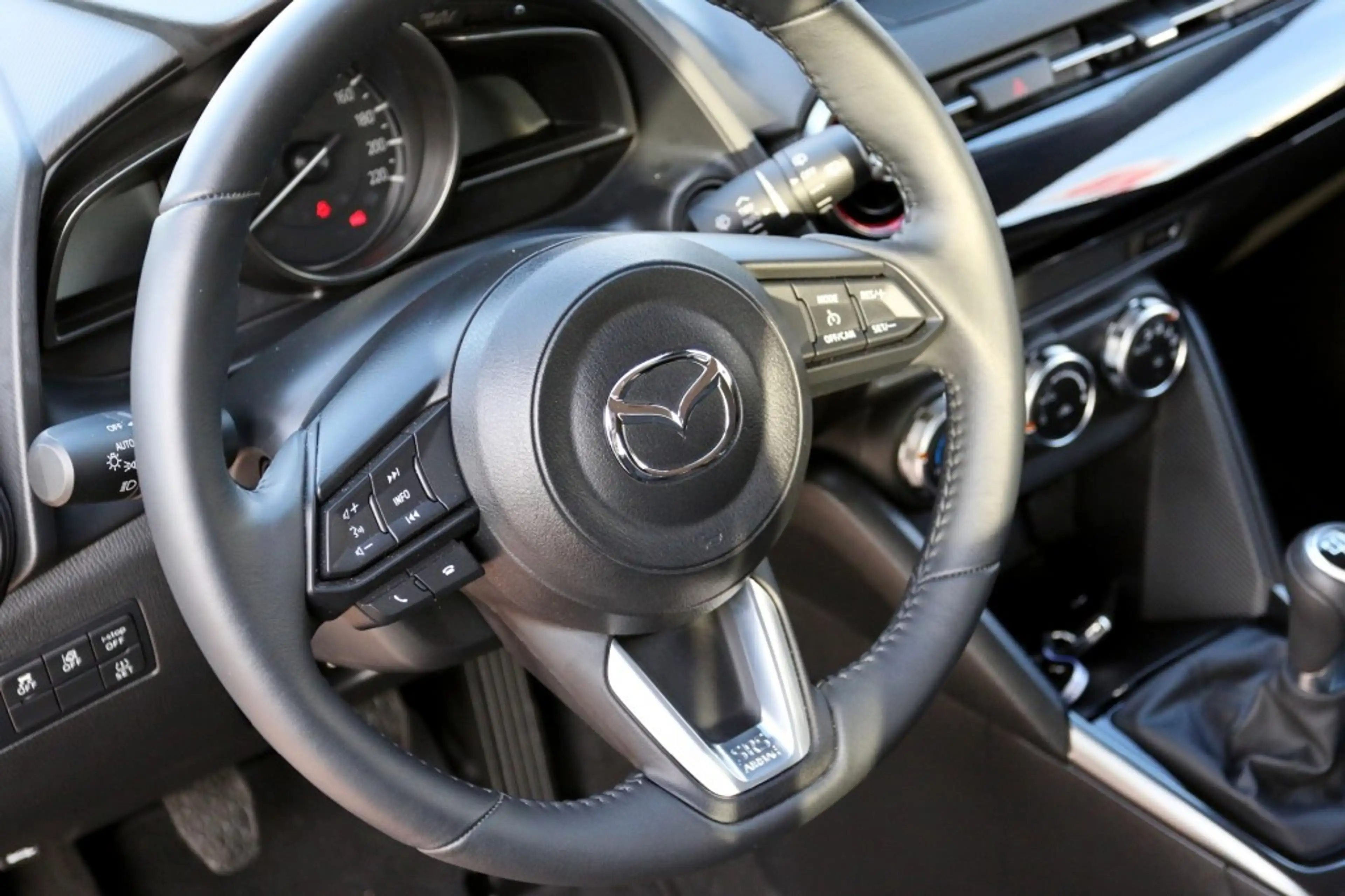 Mazda 2 1.5 E-SA-G HOMURA NIEUWSTAAT!   11051km — photo 18