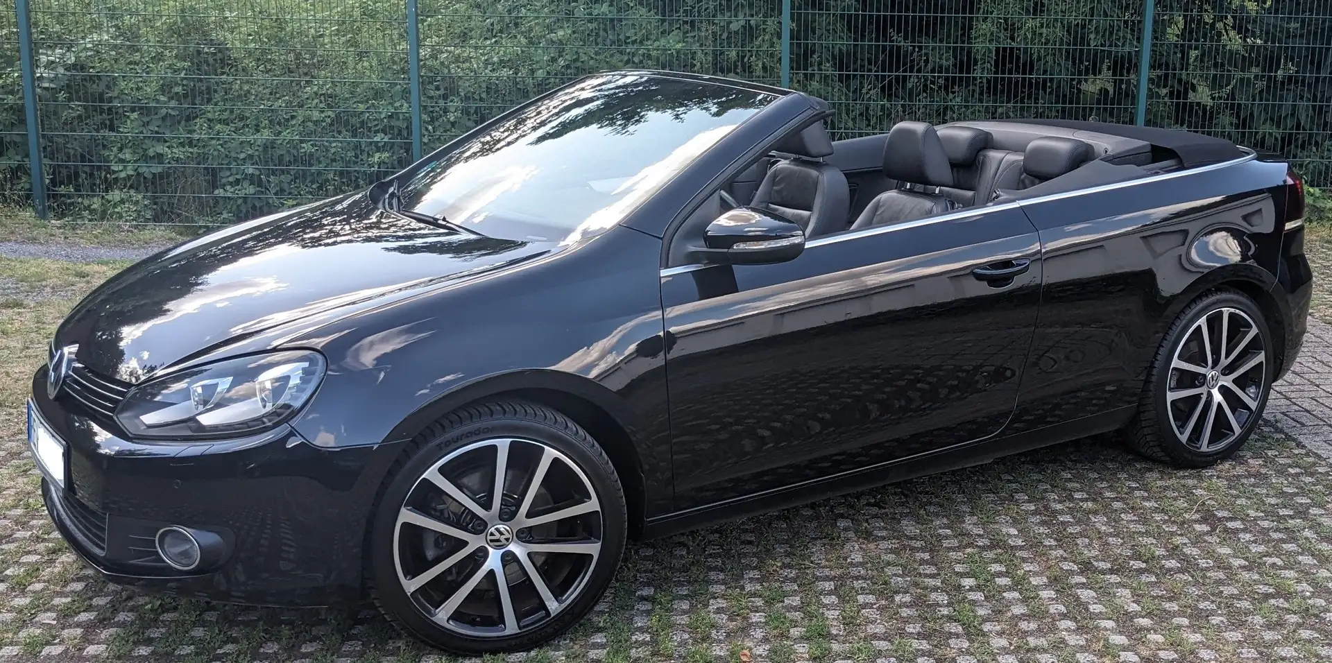 Volkswagen Golf Cabriolet Golf Cabrio 1.4 TSI DSG Black - 1