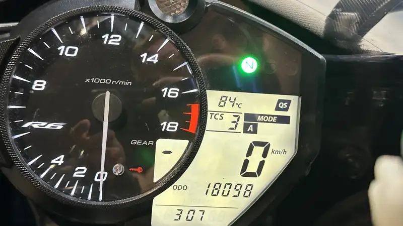 Yamaha YZF-R6 - foto 8