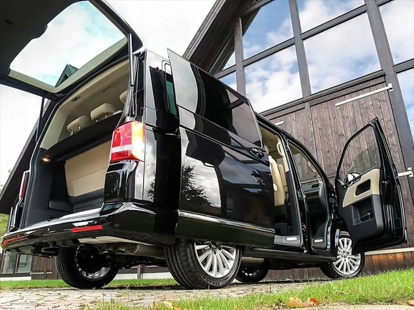 Volkswagen T5 Multivan Highline 2,0 BMT BiTDI 4motion D-PF DSG Schwarz - 1