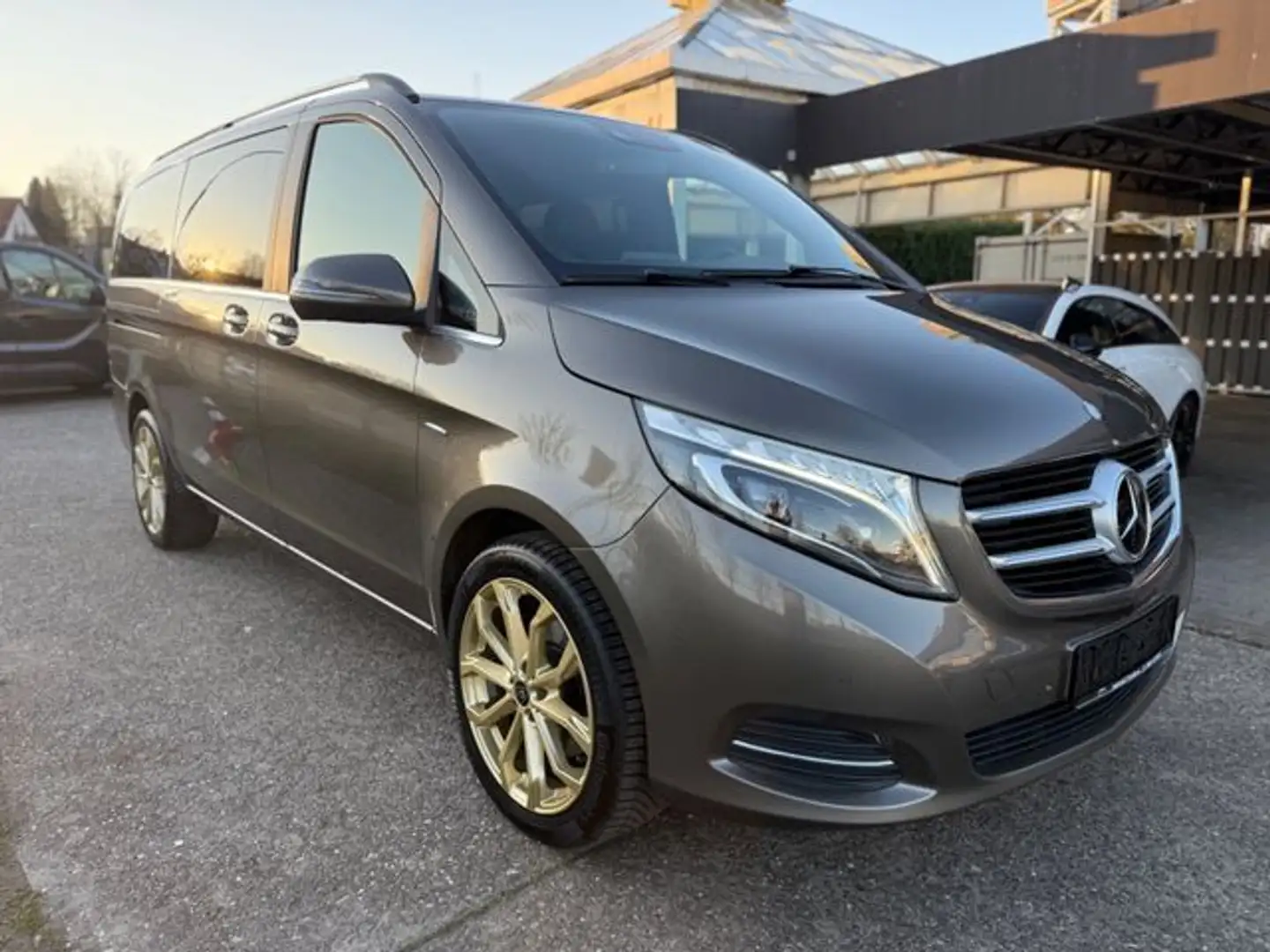 Mercedes-Benz V 250 AVANTG EDITION LANG*ALLRAD*6 SITZER*STANDH Gris - 2